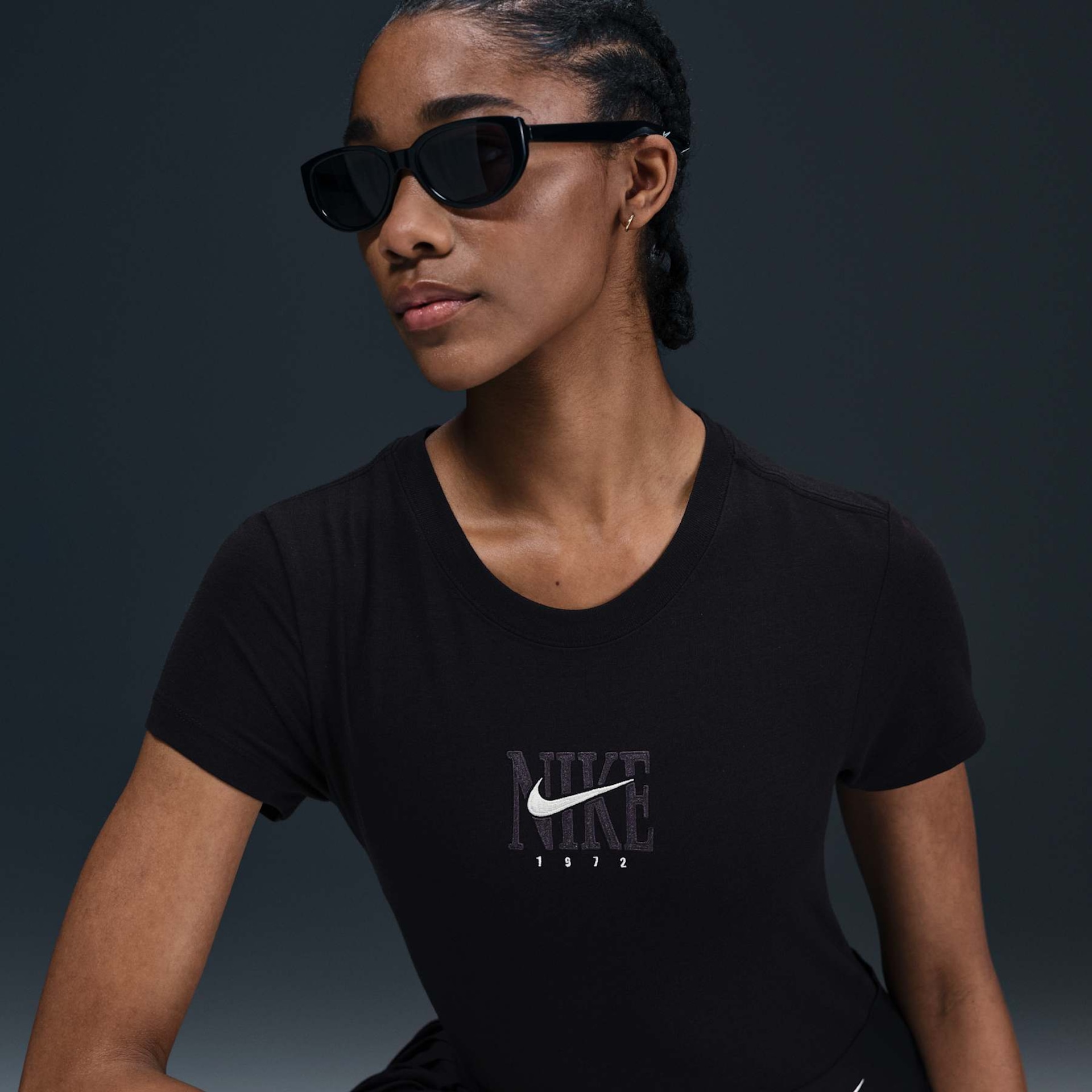 Camiseta Nike Sportswear Essential GRX Feminina - Foto 1