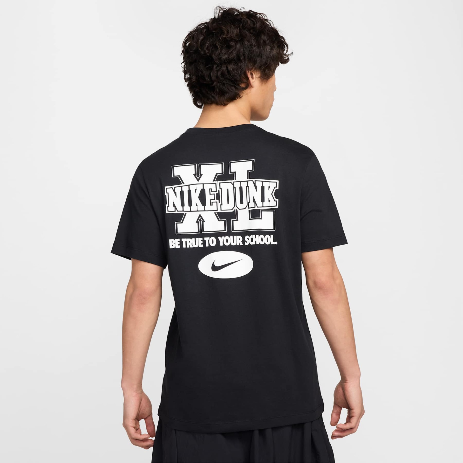 Camiseta Nike Sportswear OC Masculina - Foto 4