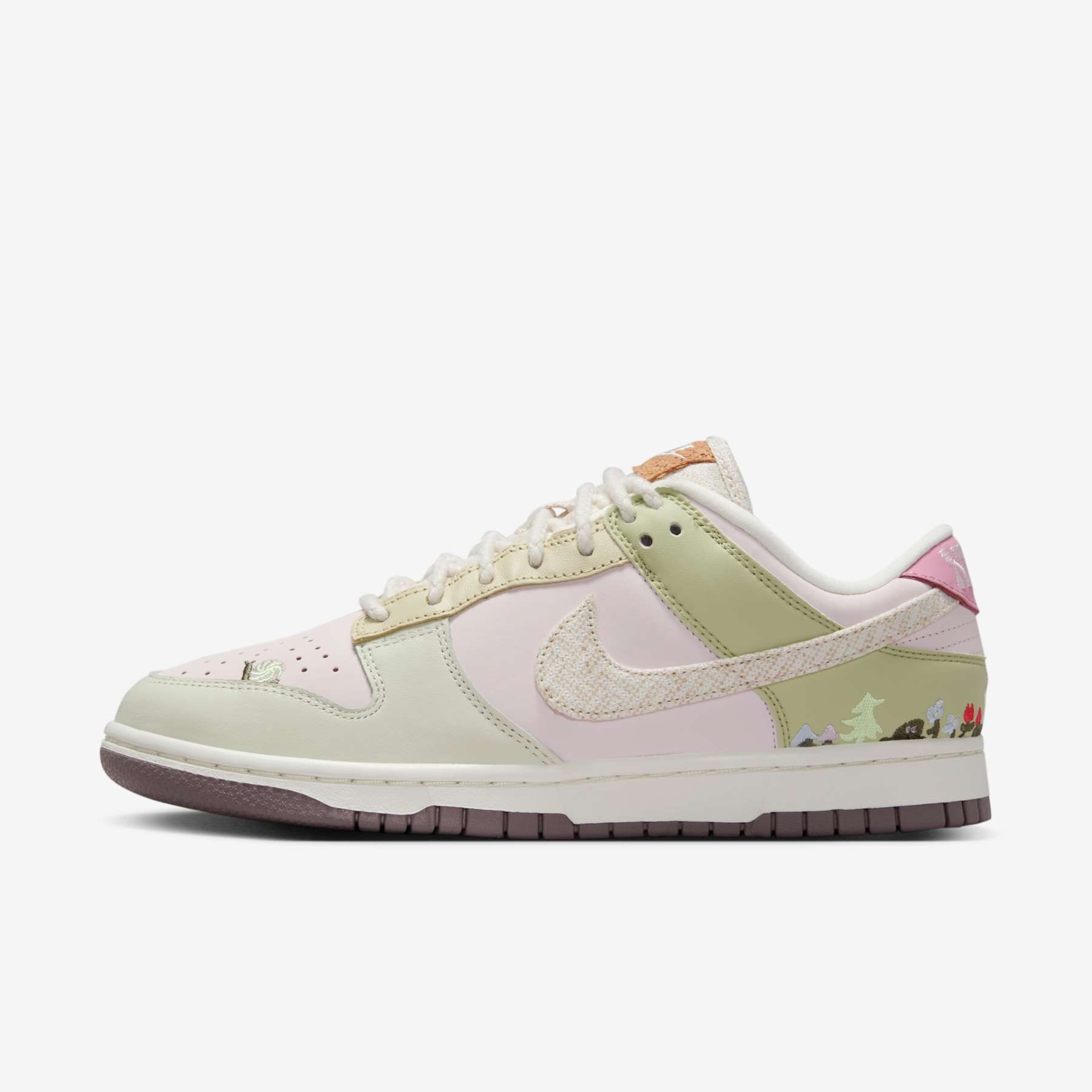 Tênis Nike Dunk Low Lx Feminino - Foto 1