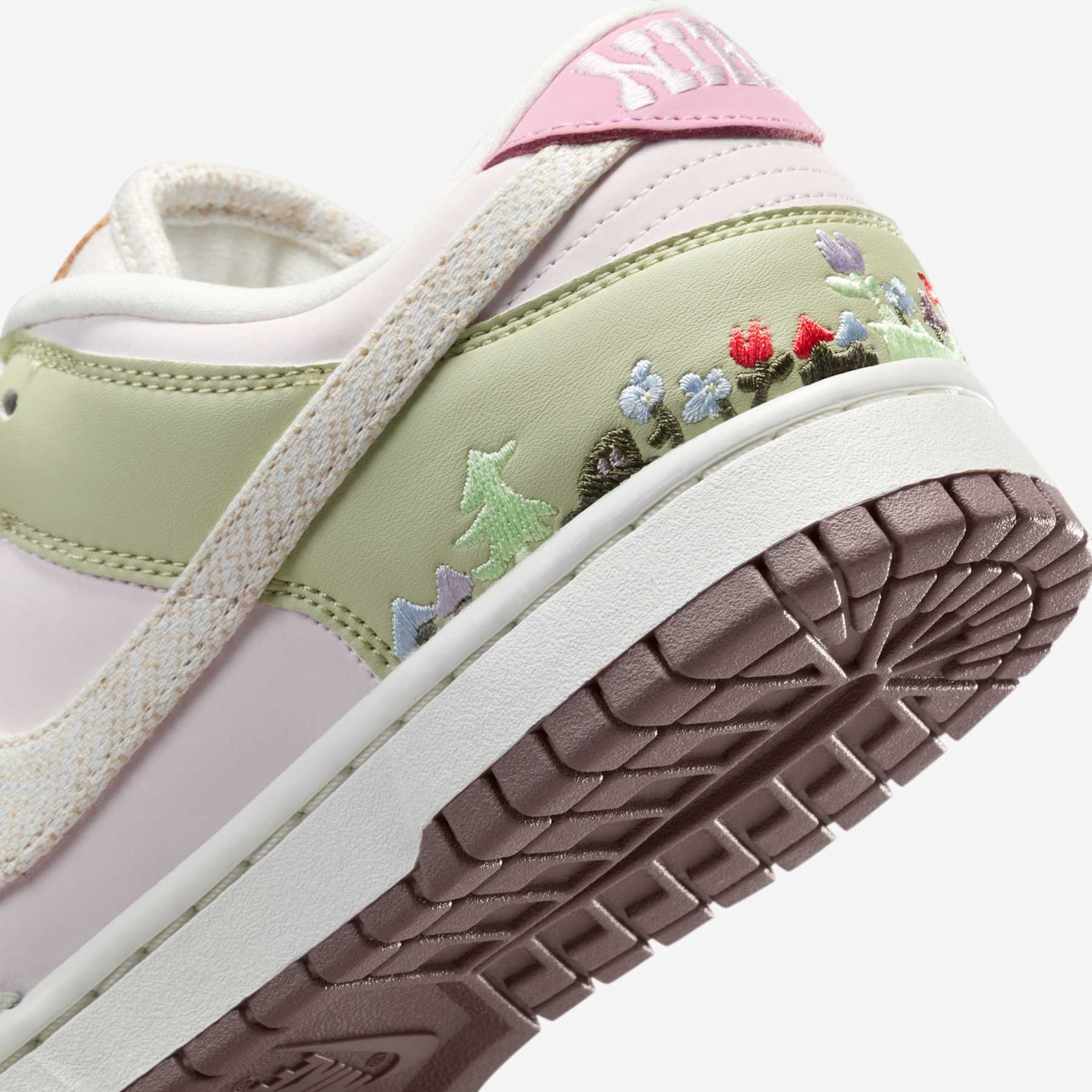 Tênis Nike Dunk Low Lx Feminino - Foto 8