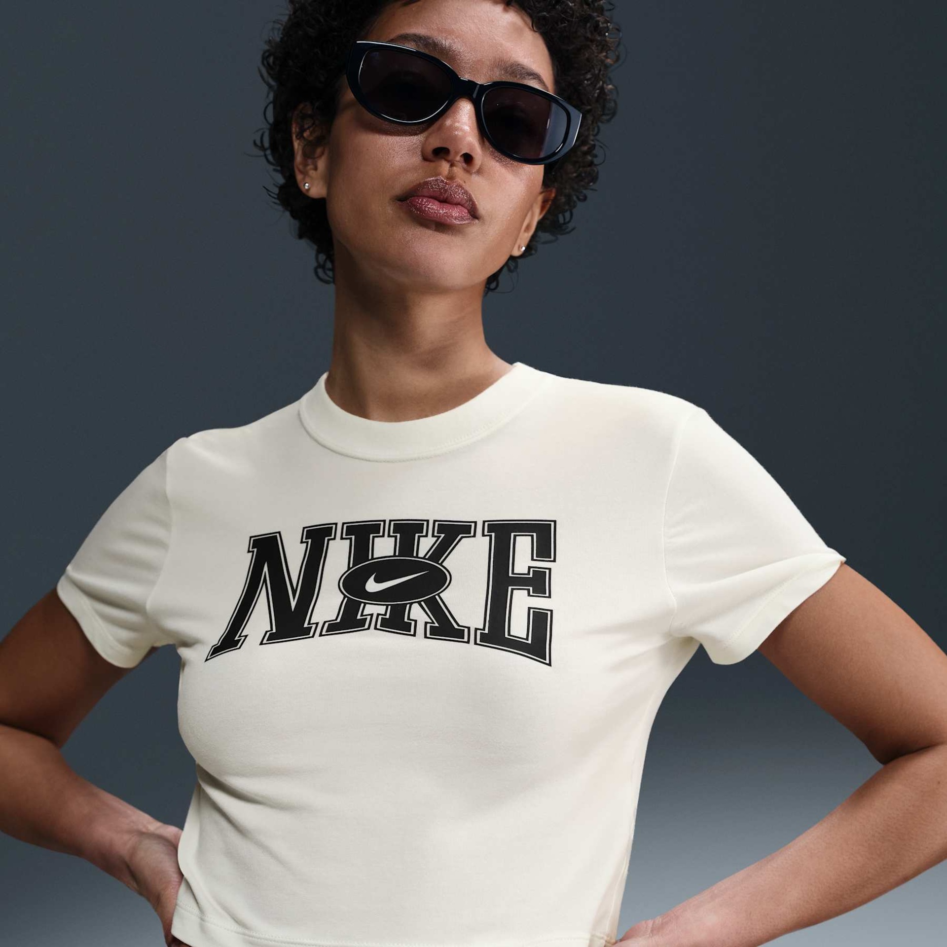 Camiseta Nike Sportswear Slim Cropped Feminina - Foto 1