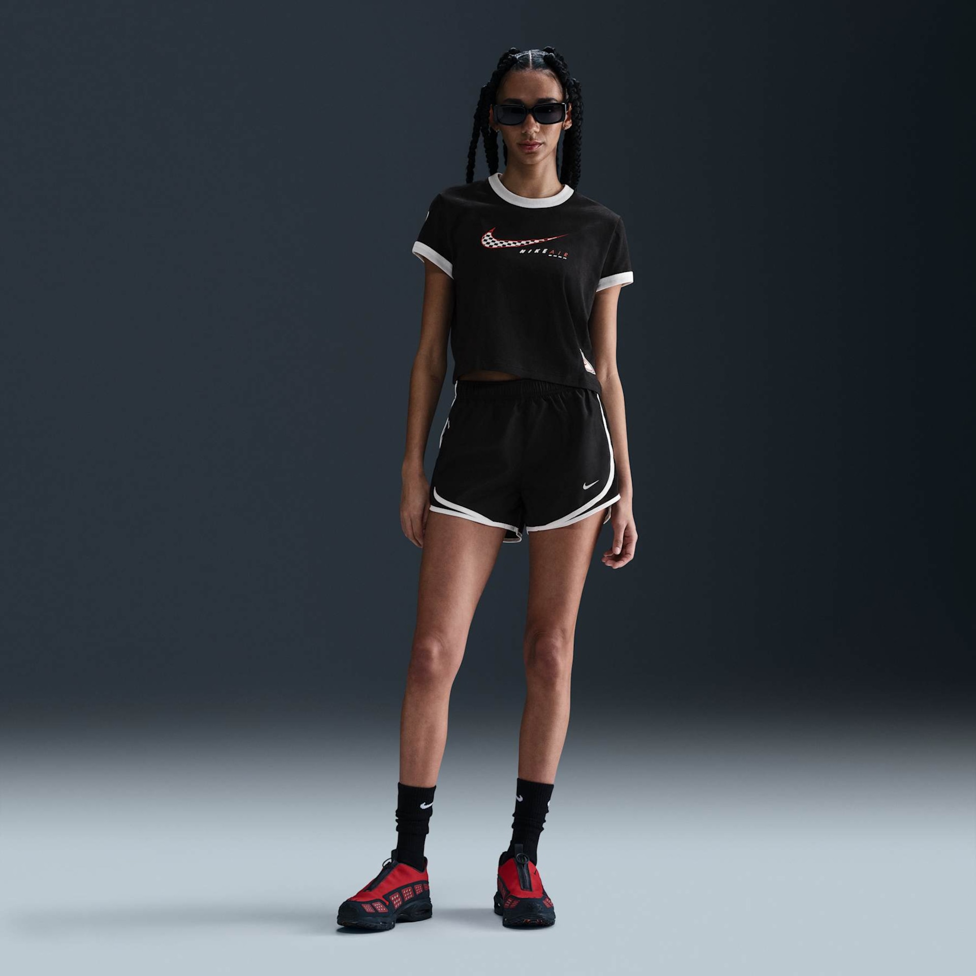 Camiseta Nike Sportswear Club Feminina - Foto 4