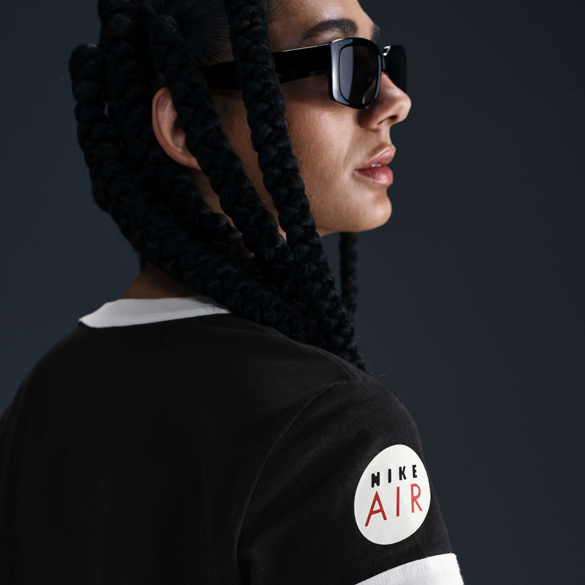 Camiseta Nike Sportswear Club Feminina - Foto 6