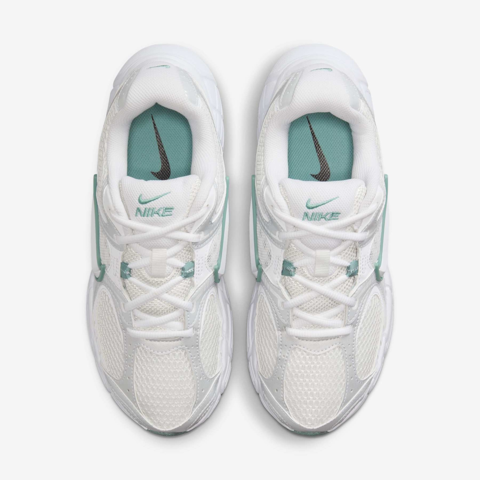 Tênis Nike V5 Runner Feminino - Foto 4