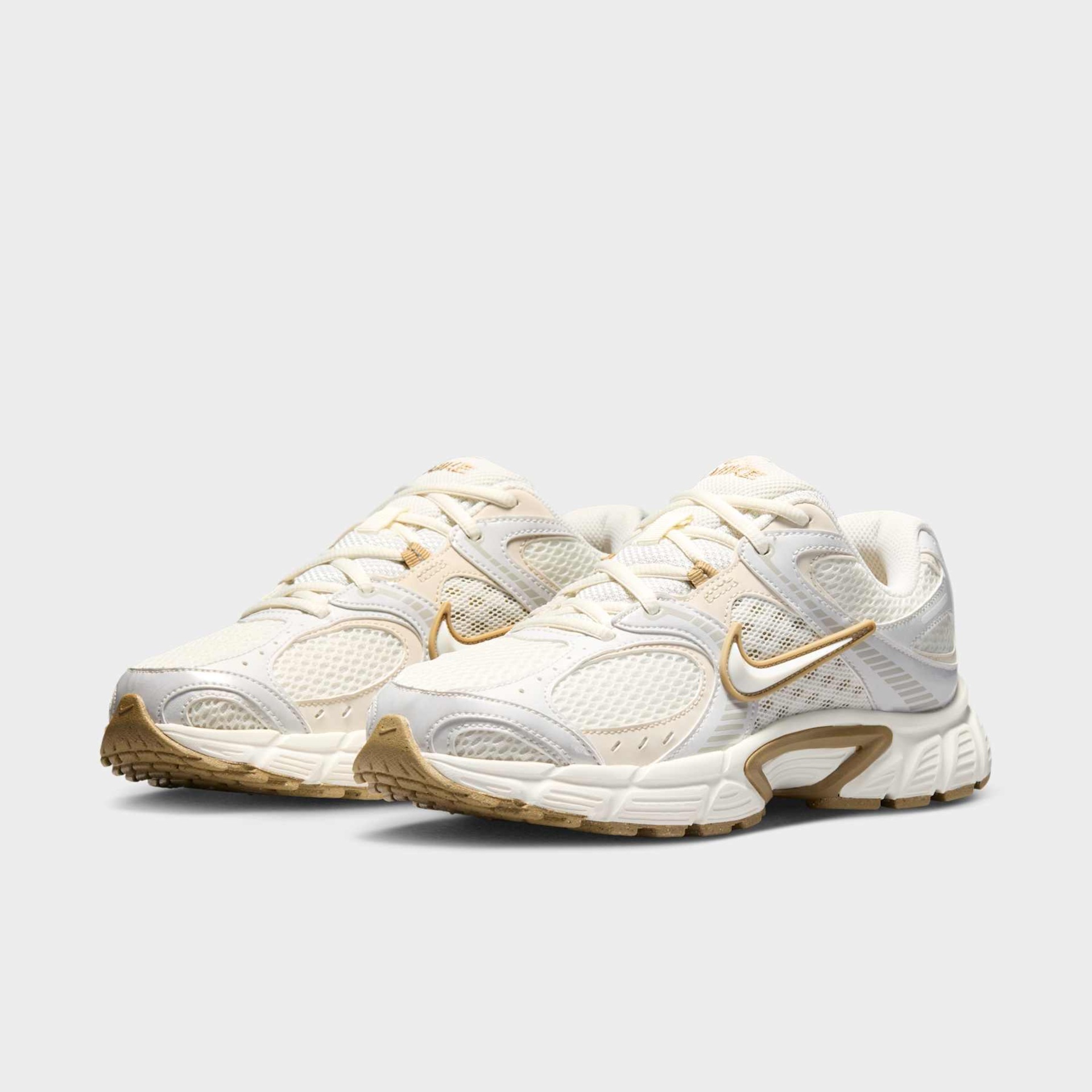 Tênis Nike V5 Runner Feminino - Foto 5