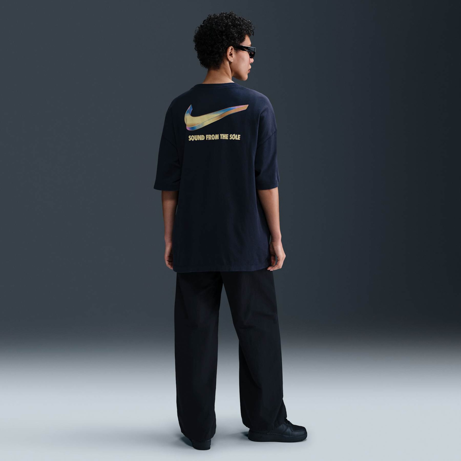 Camiseta Nike Sportswear Essential Feminina - Foto 5