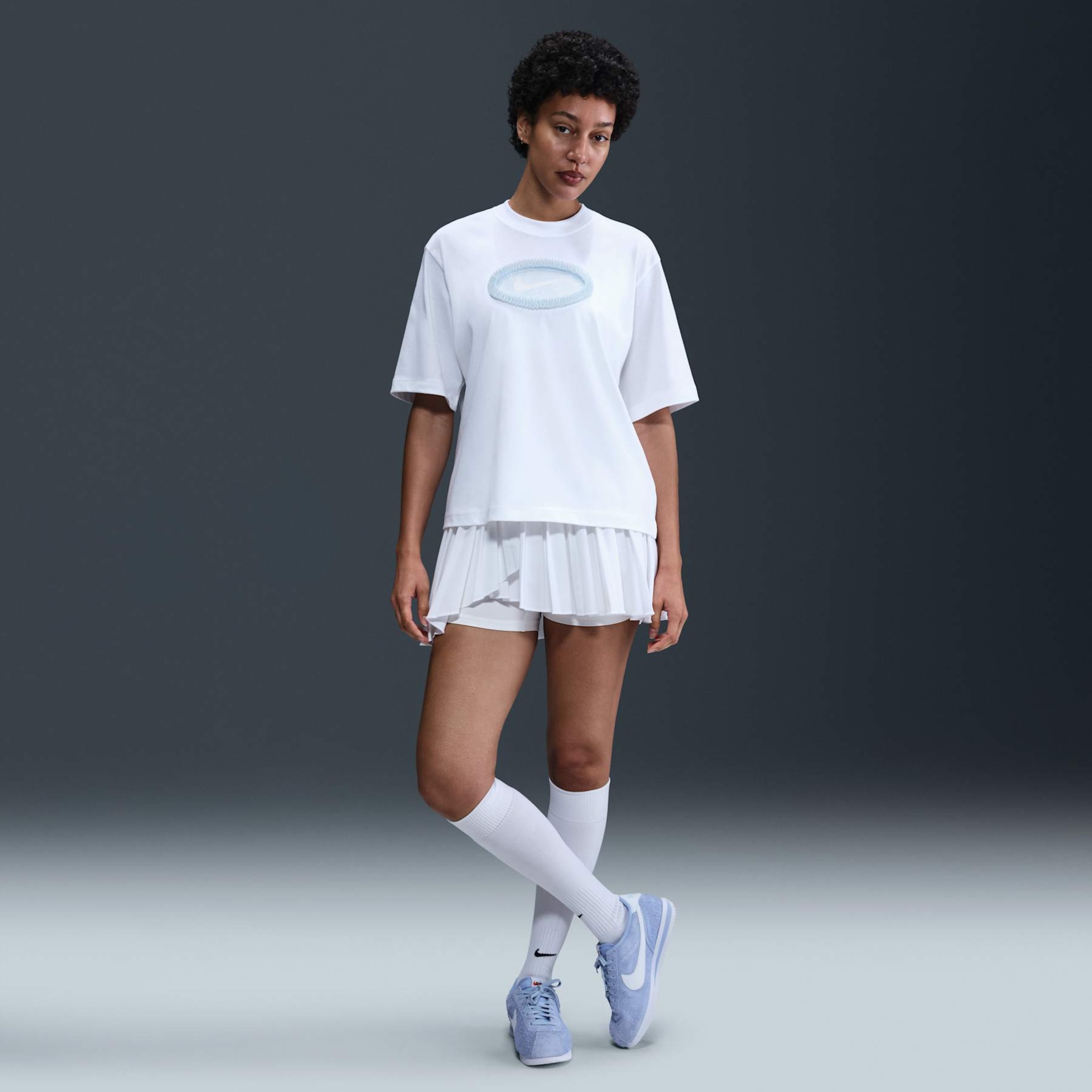 Camiseta Nike Sportswear Hyper Femme Feminina - Foto 4