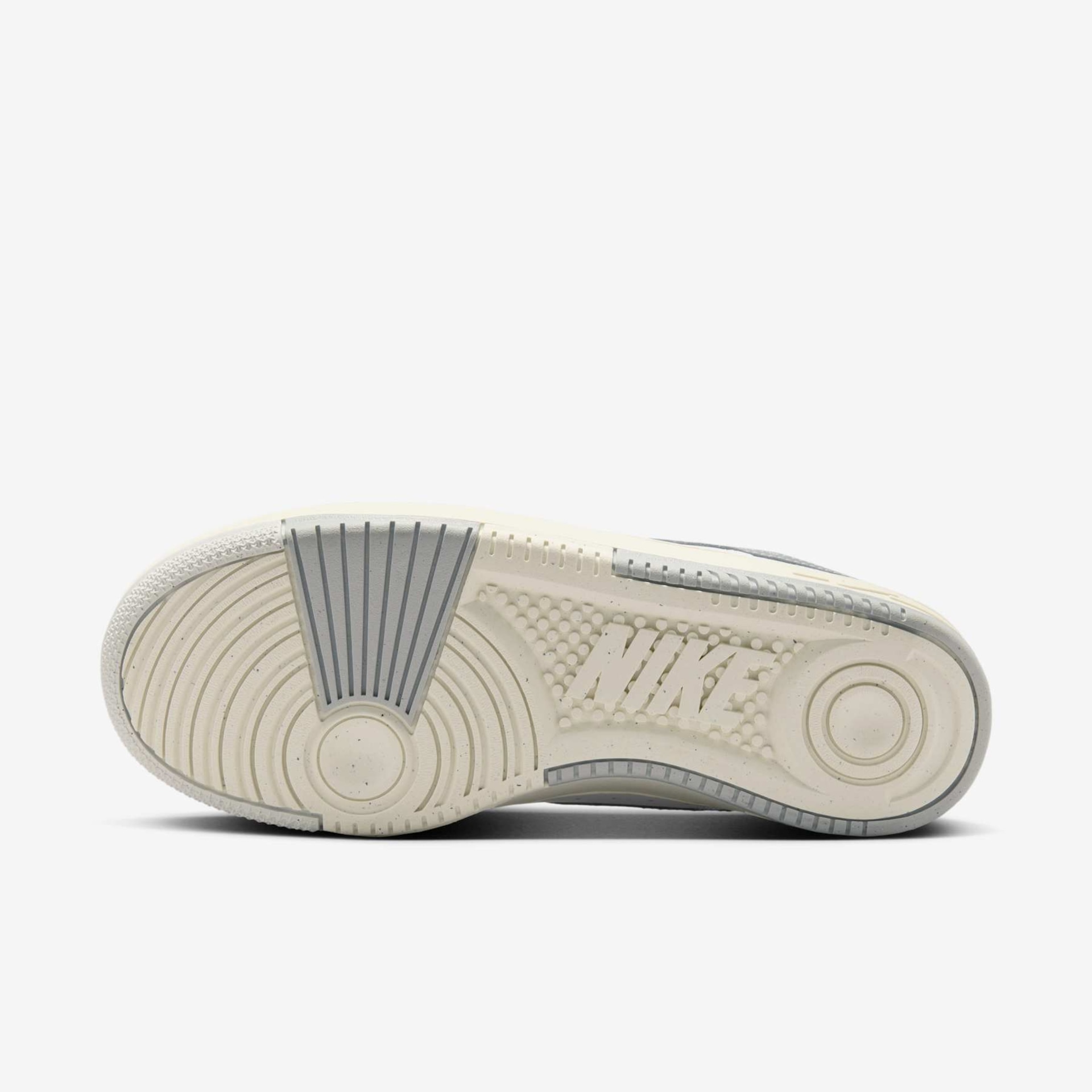 Tênis Nike Gamma Force Feminino - Foto 2