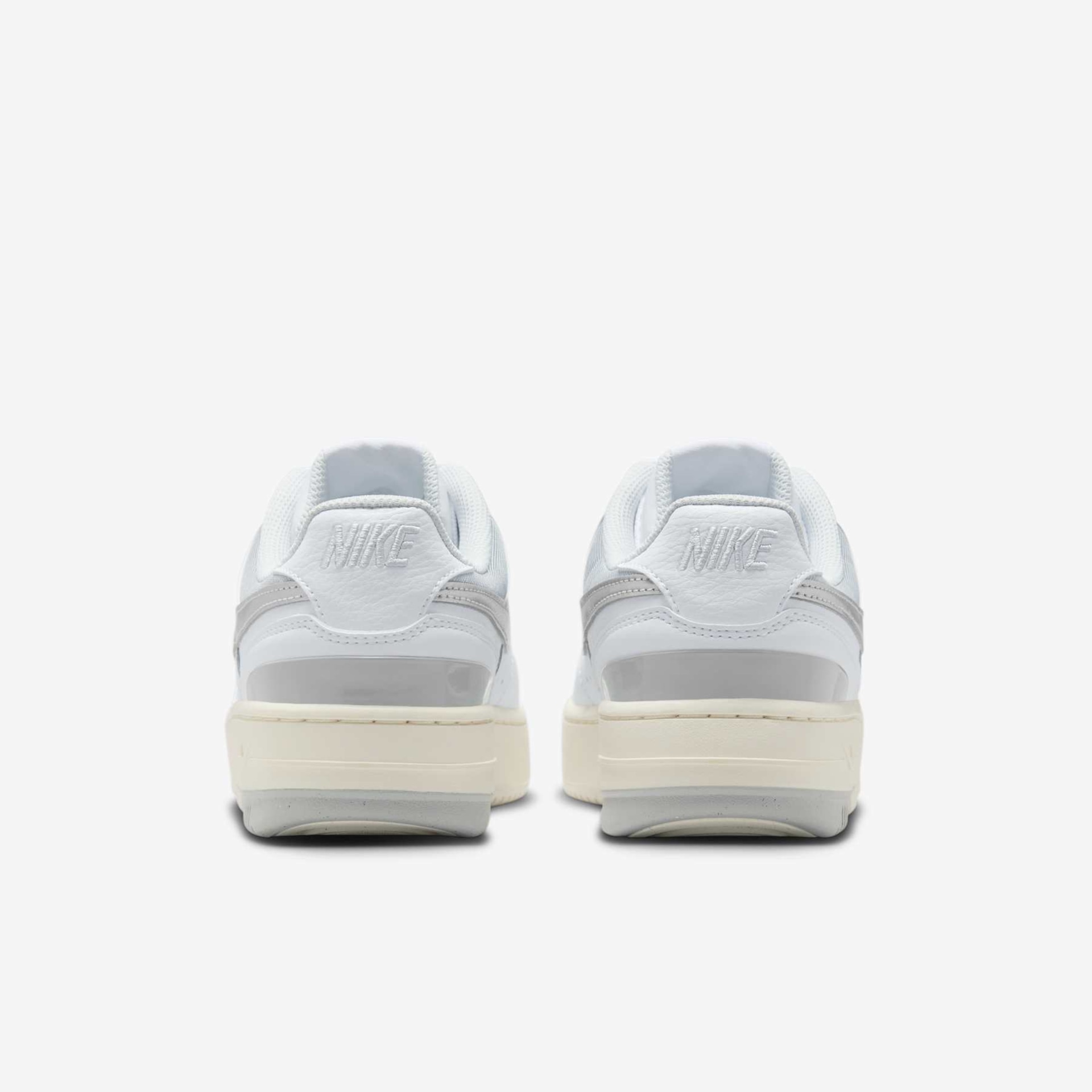 Tênis Nike Gamma Force Feminino - Foto 6