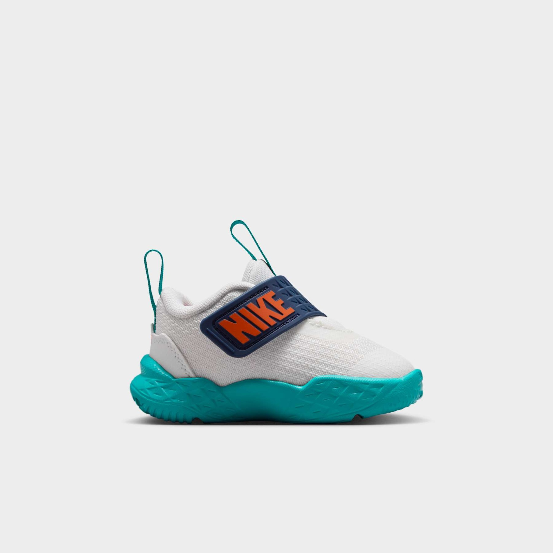 Tênis Nike Team Hustle D12 Infantil - Foto 3