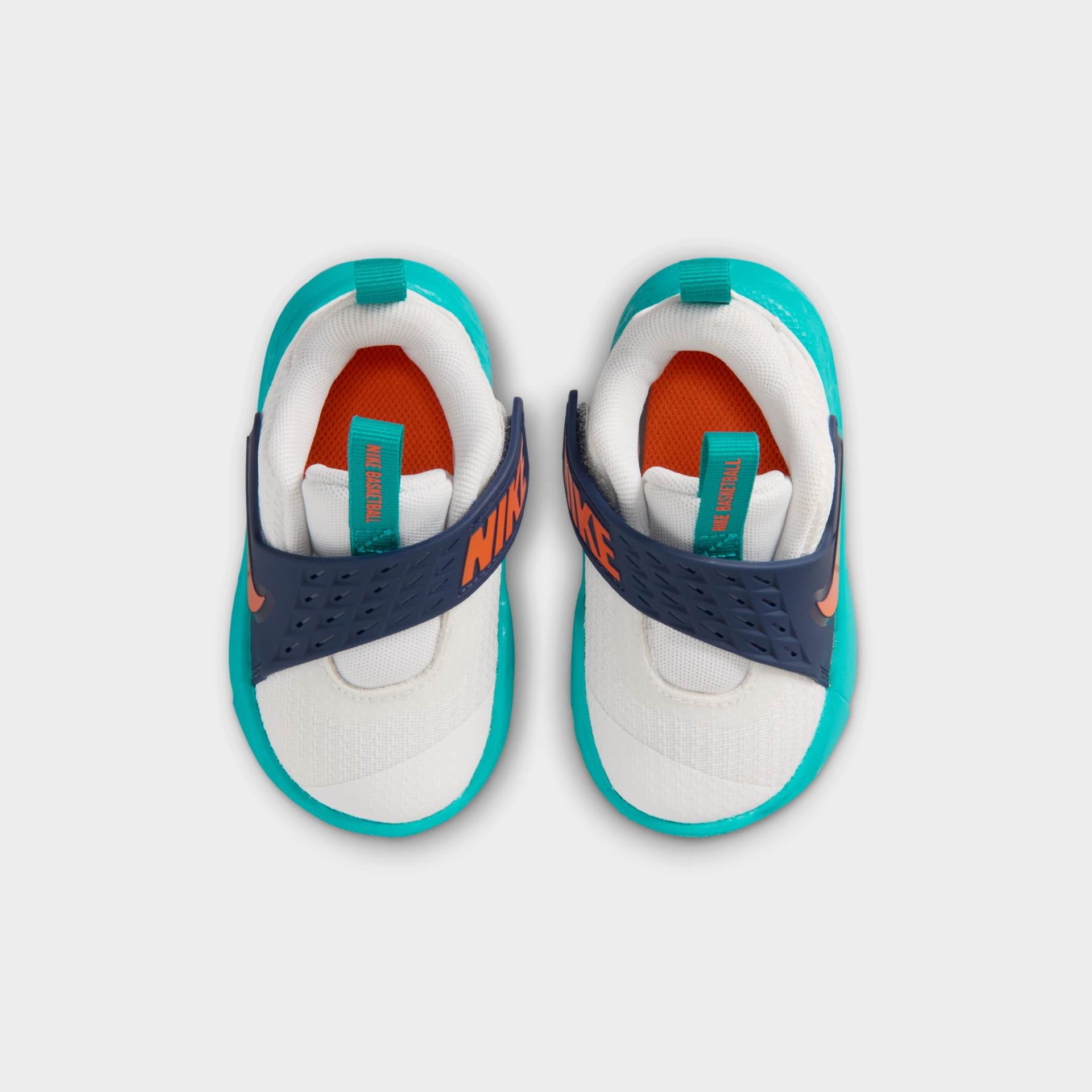 Tênis Nike Team Hustle D12 Infantil - Foto 4