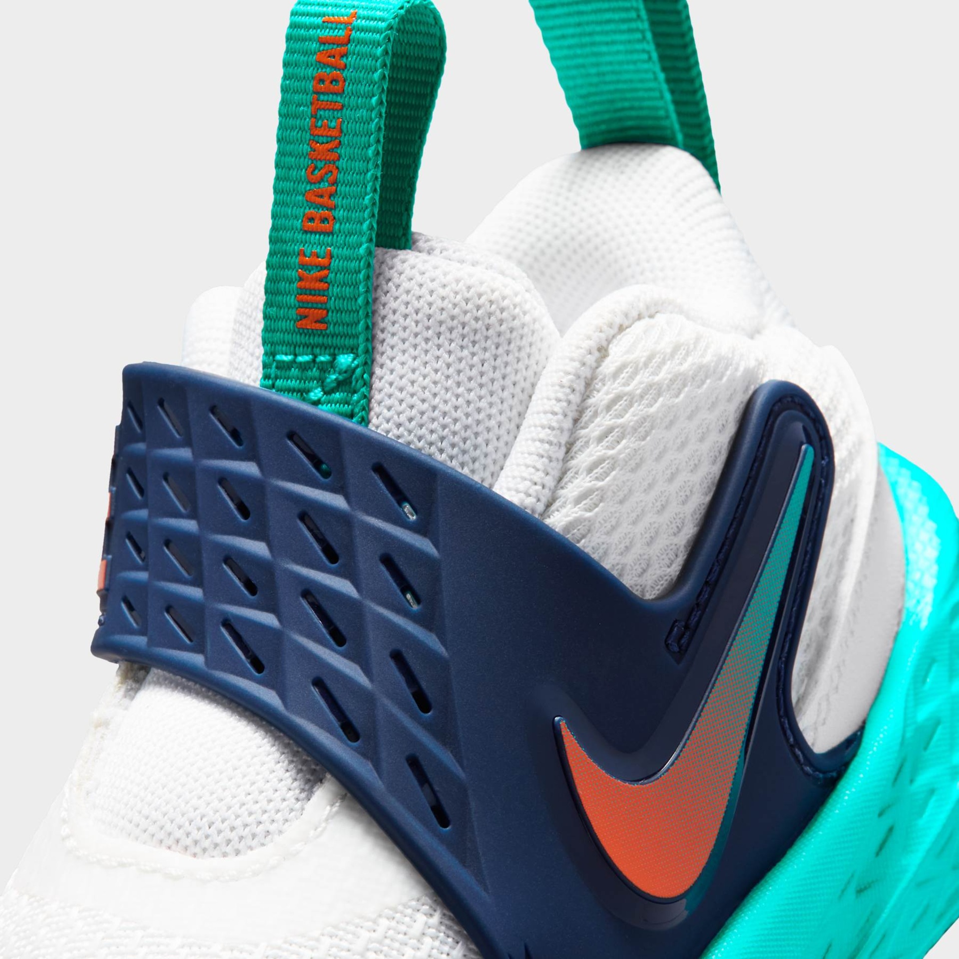 Tênis Nike Team Hustle D12 Infantil - Foto 7