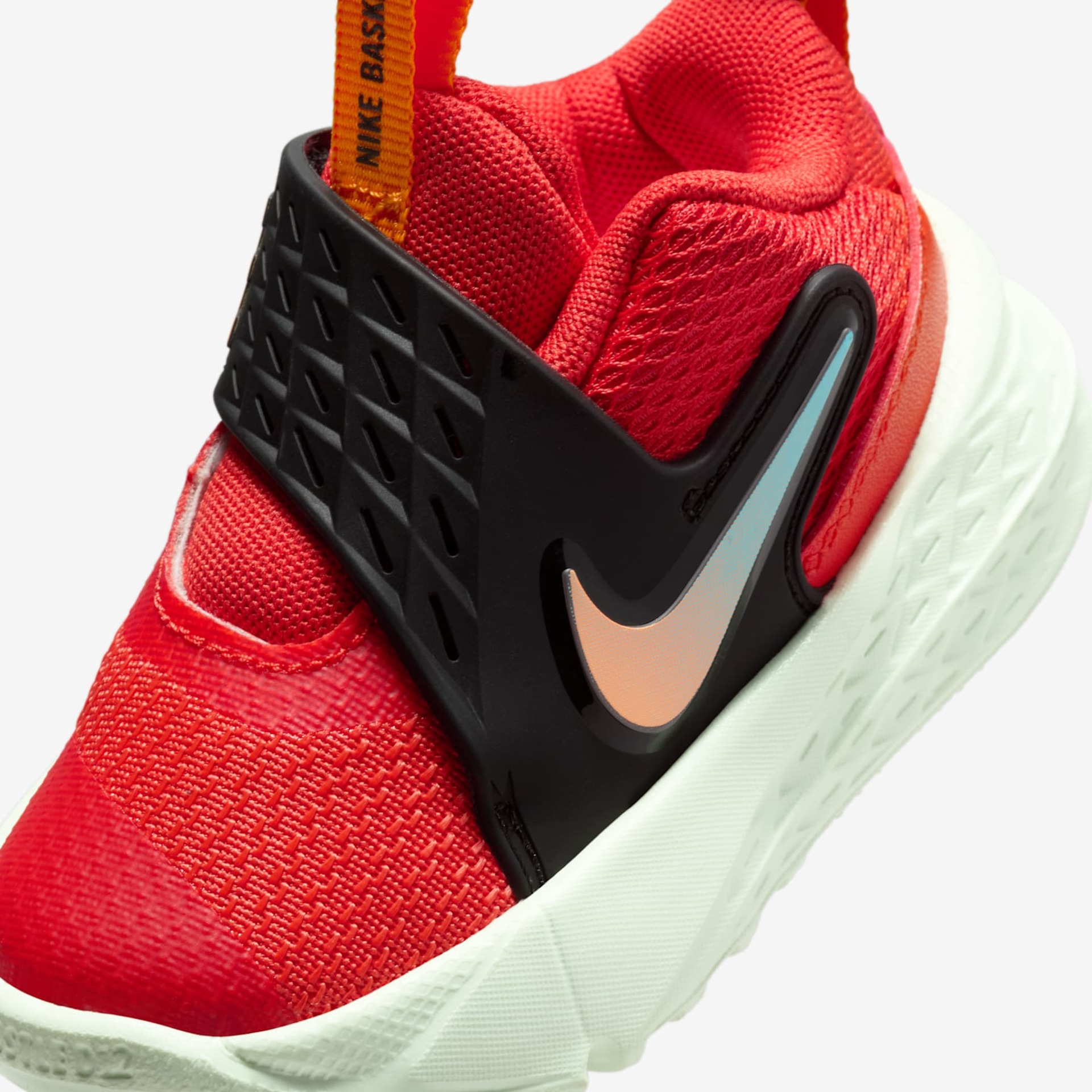 Tênis Nike Team Hustle D12 Infantil - Foto 7