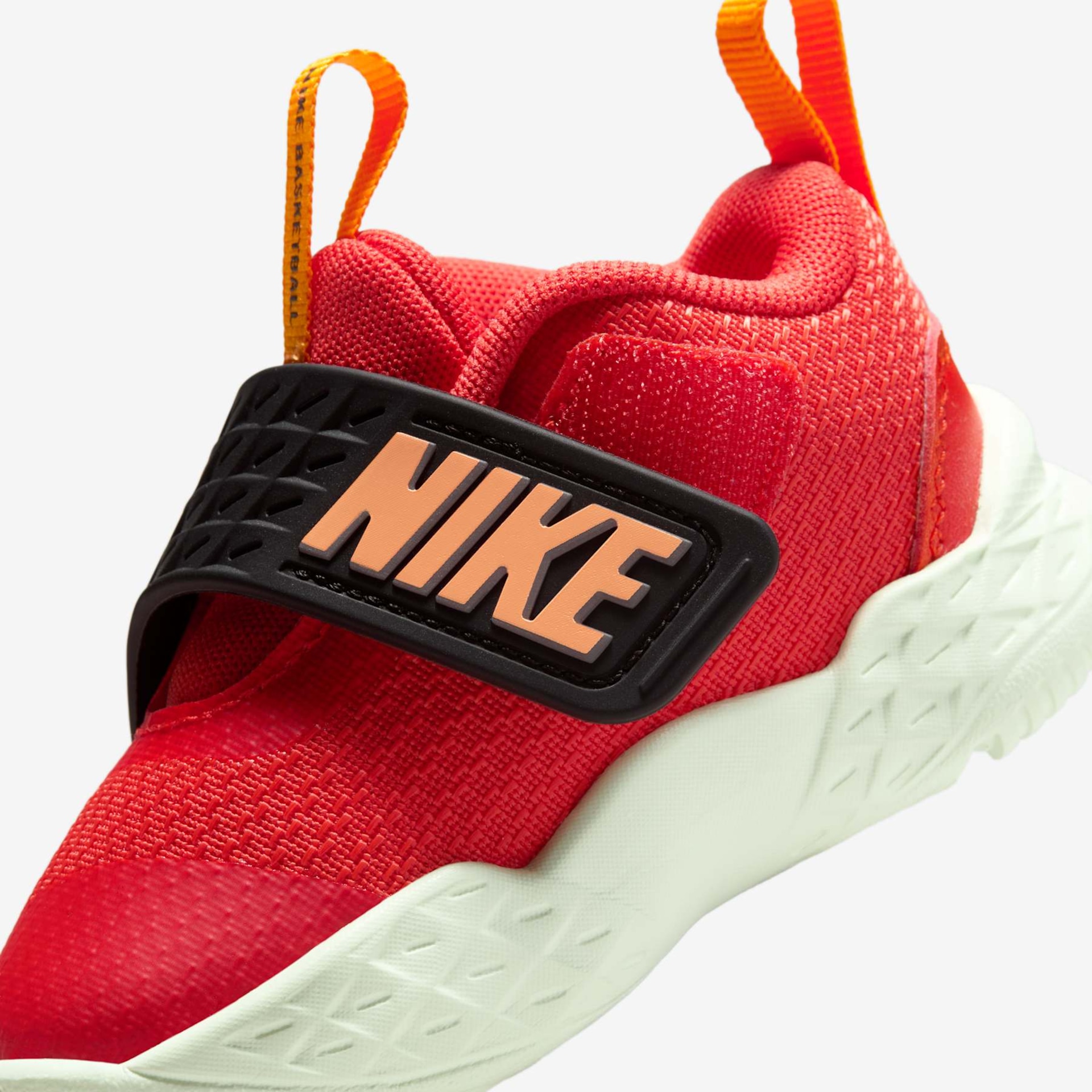 Tênis Nike Team Hustle D12 Infantil - Foto 8