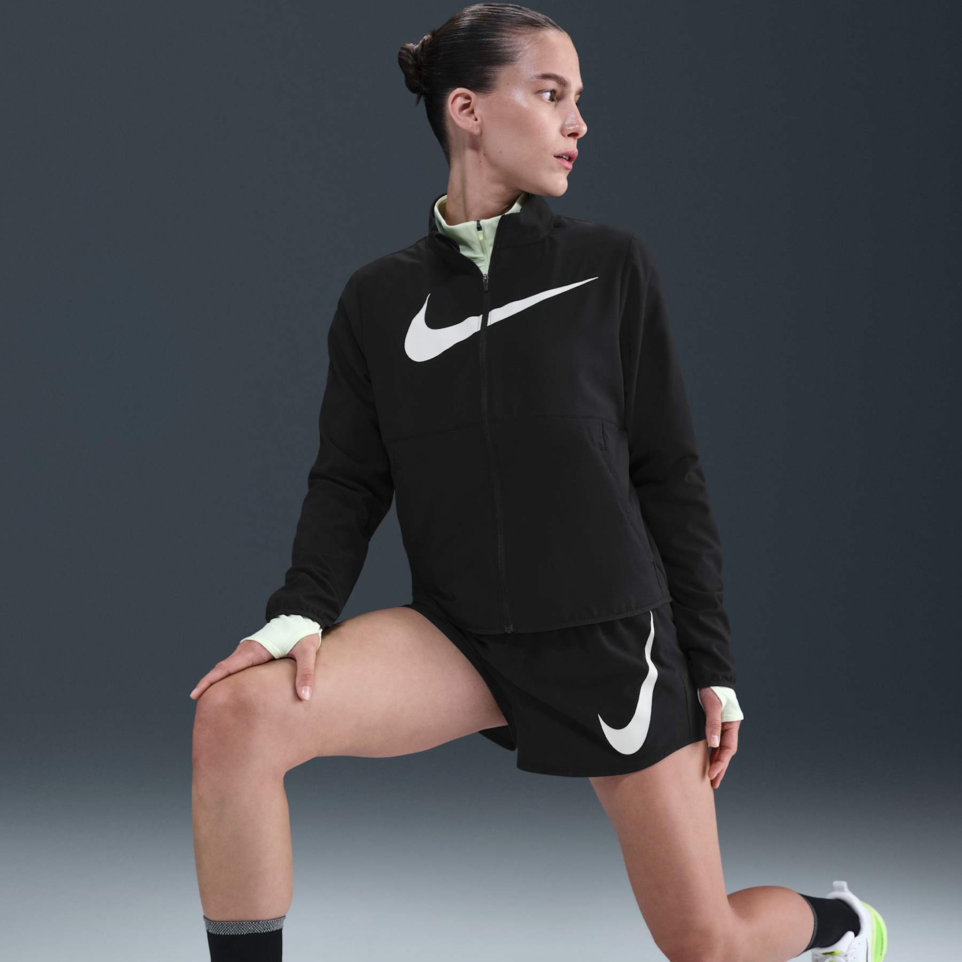 Shorts Nike One Swoosh Feminino - Foto 5