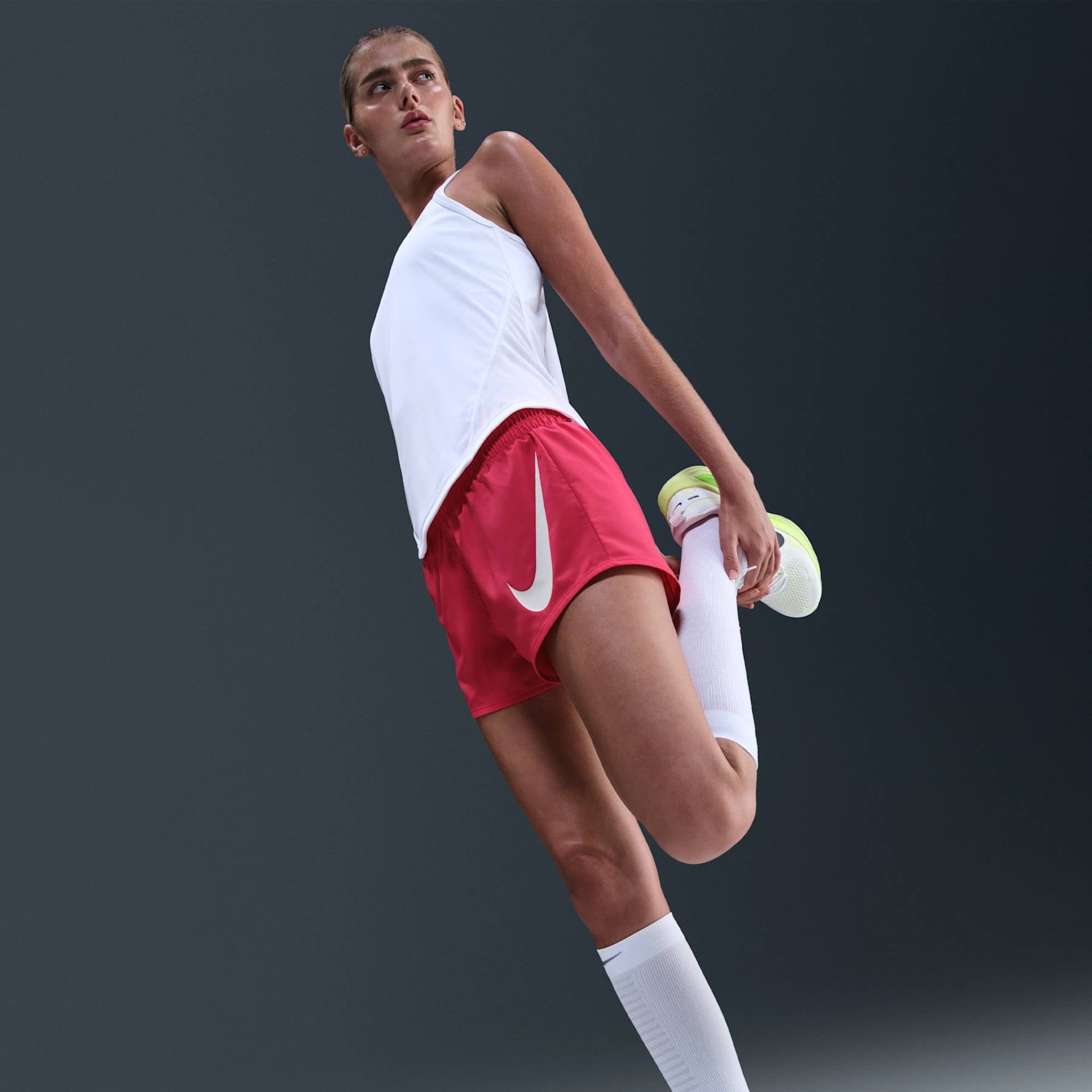 Shorts Nike One Swoosh Feminino - Foto 5