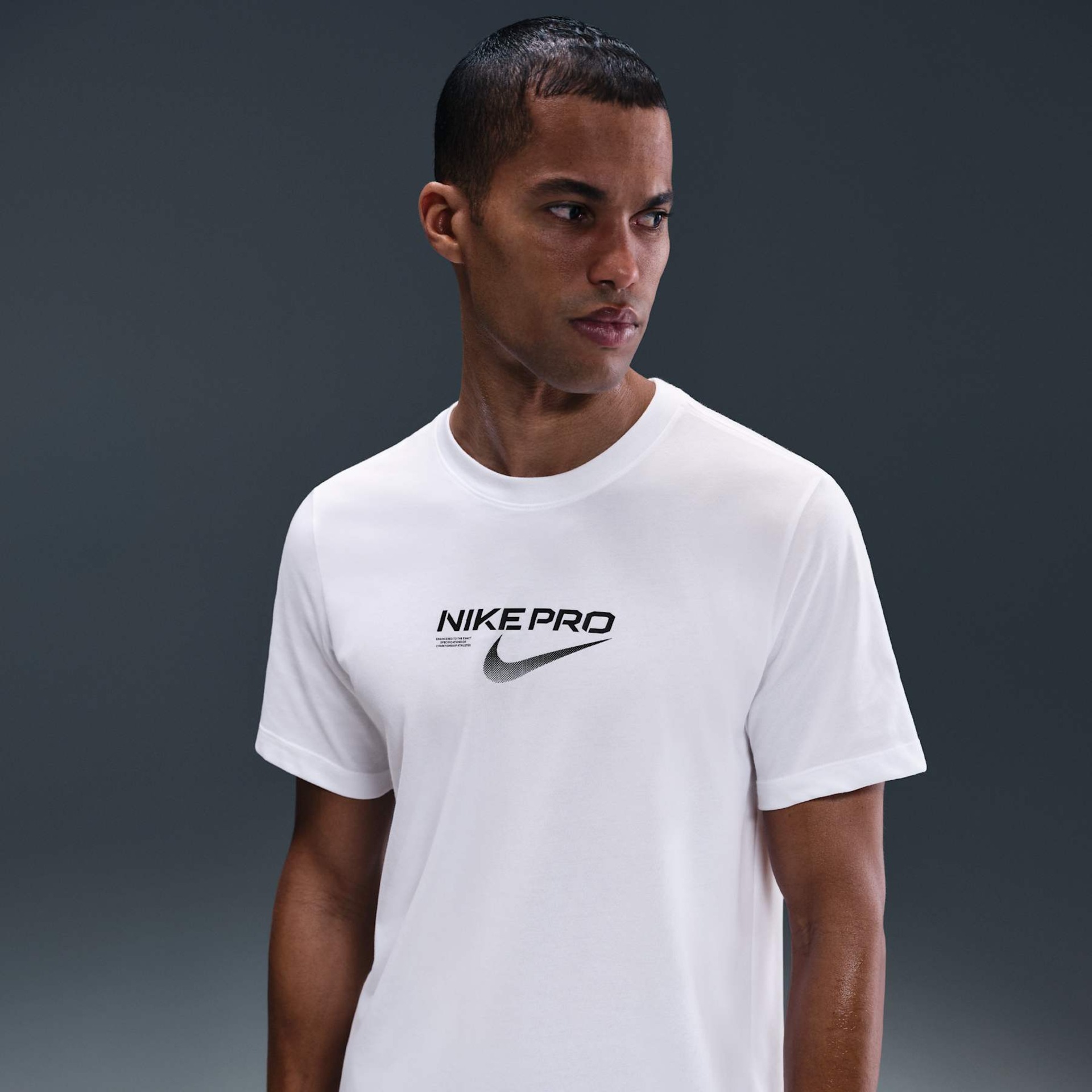 Camiseta Dri-FIT Nike Pro Training Masculina - Foto 1
