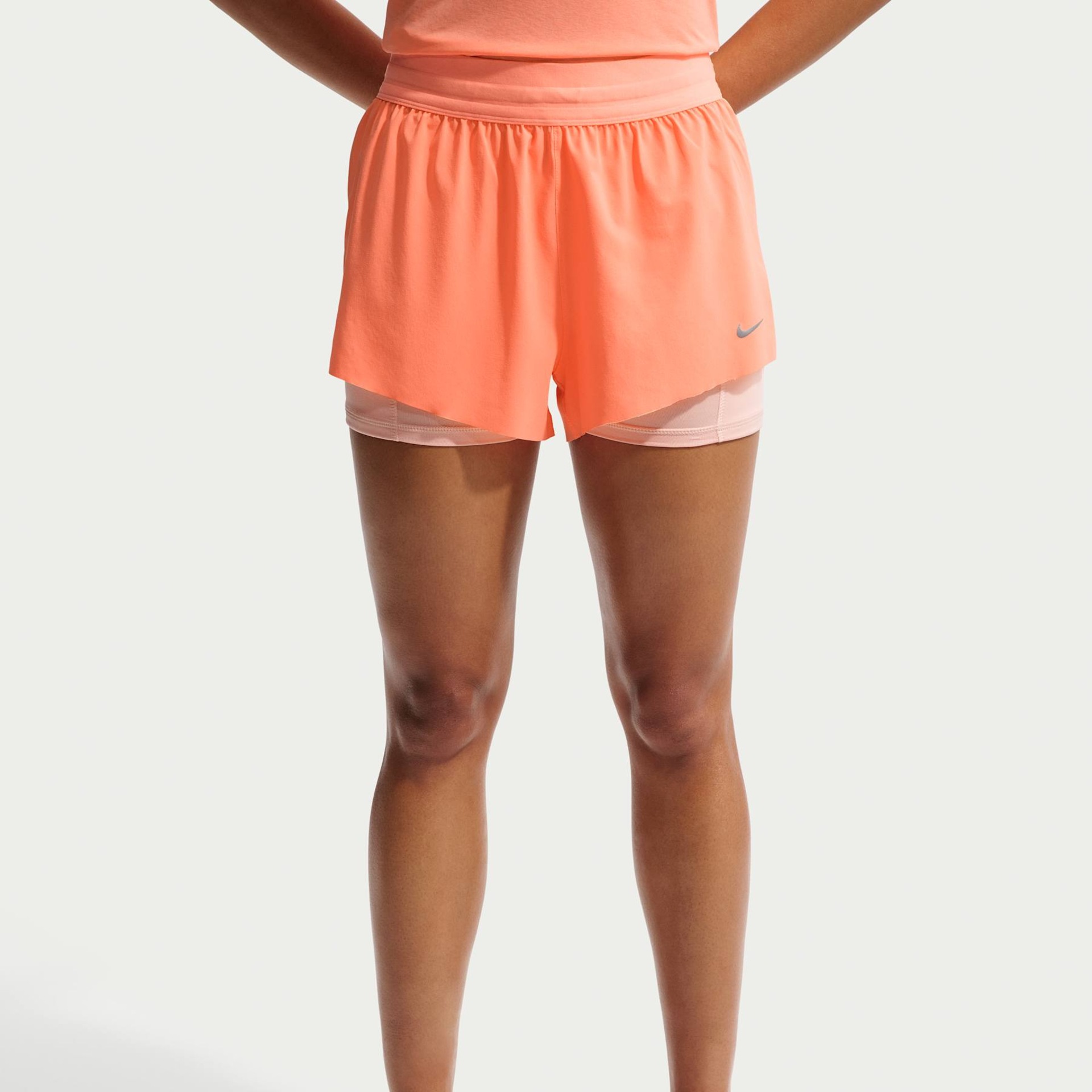 Shorts Nike Dri-FIT Swift Feminino - Foto 2