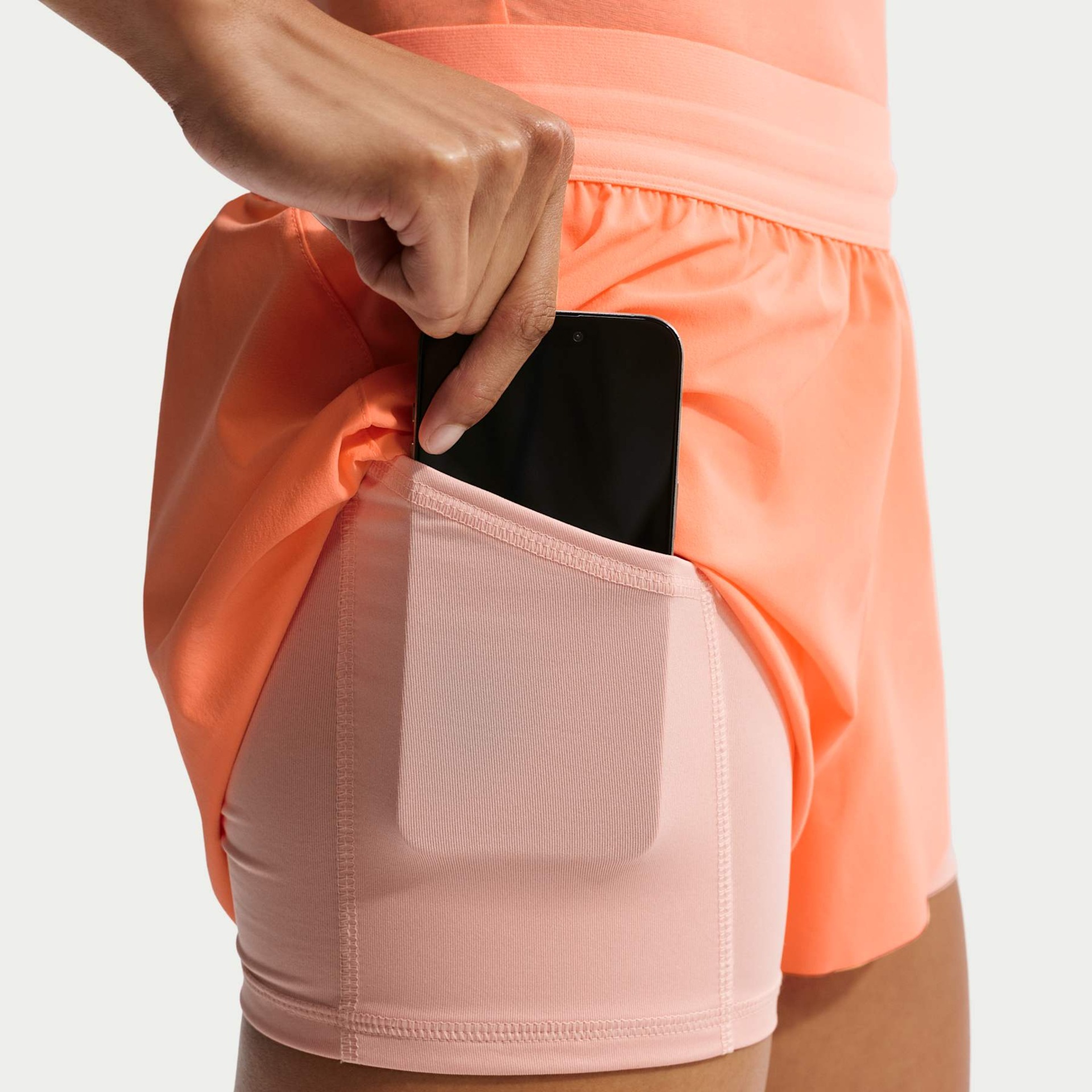Shorts Nike Dri-FIT Swift Feminino - Foto 6