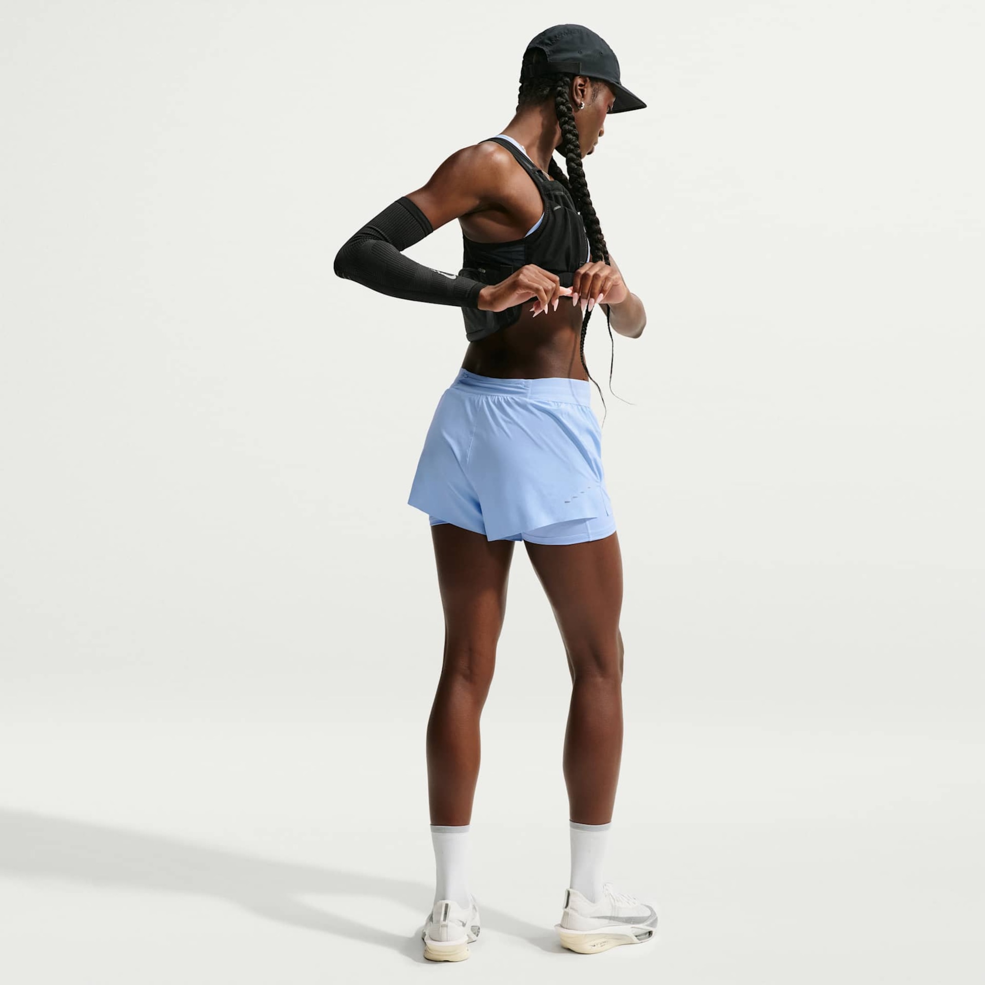 Shorts Nike Dri-FIT Swift 2in1 Feminino - Foto 5