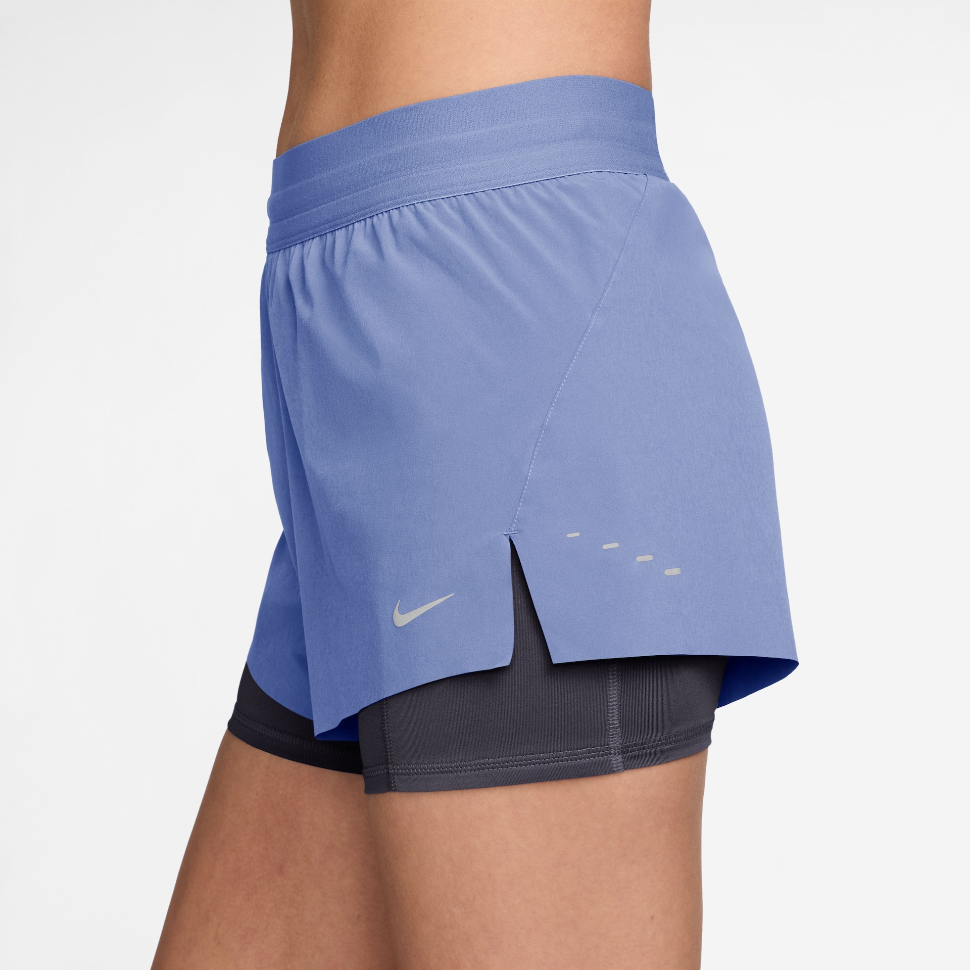 Shorts Nike Dri-FIT Swift 2in1 Feminino - Foto 2