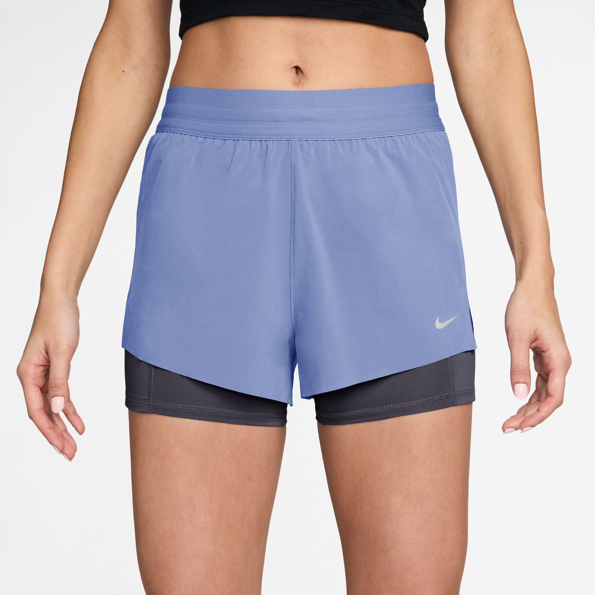 Shorts Nike Dri-FIT Swift 2in1 Feminino - Foto 1