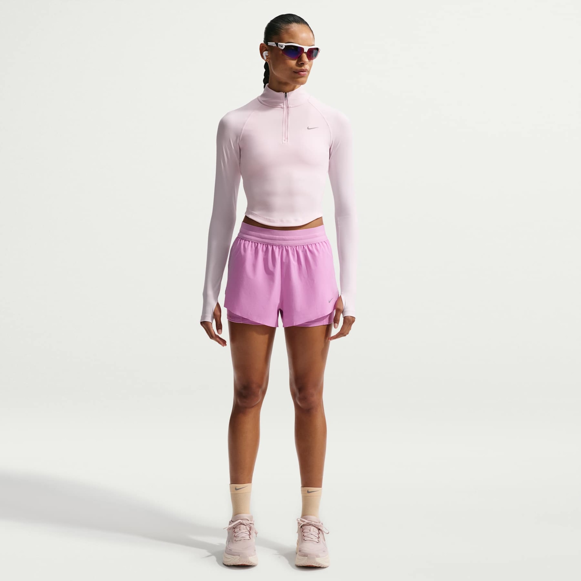 Shorts Nike Dri-FIT Swift Feminino - Foto 1