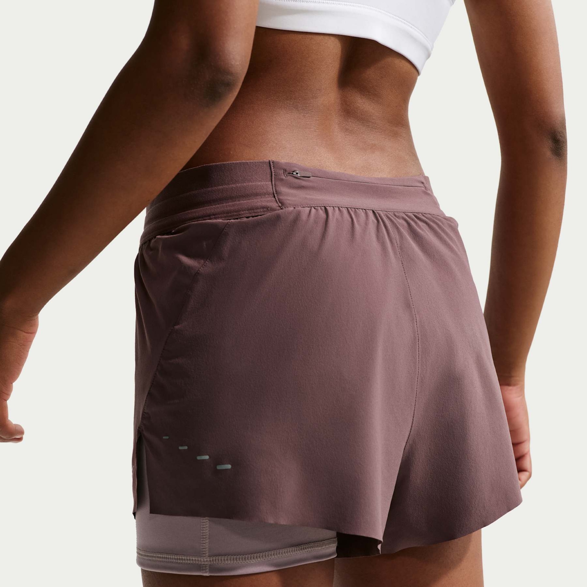 Shorts Nike Dri-FIT Swift Feminino - Foto 3