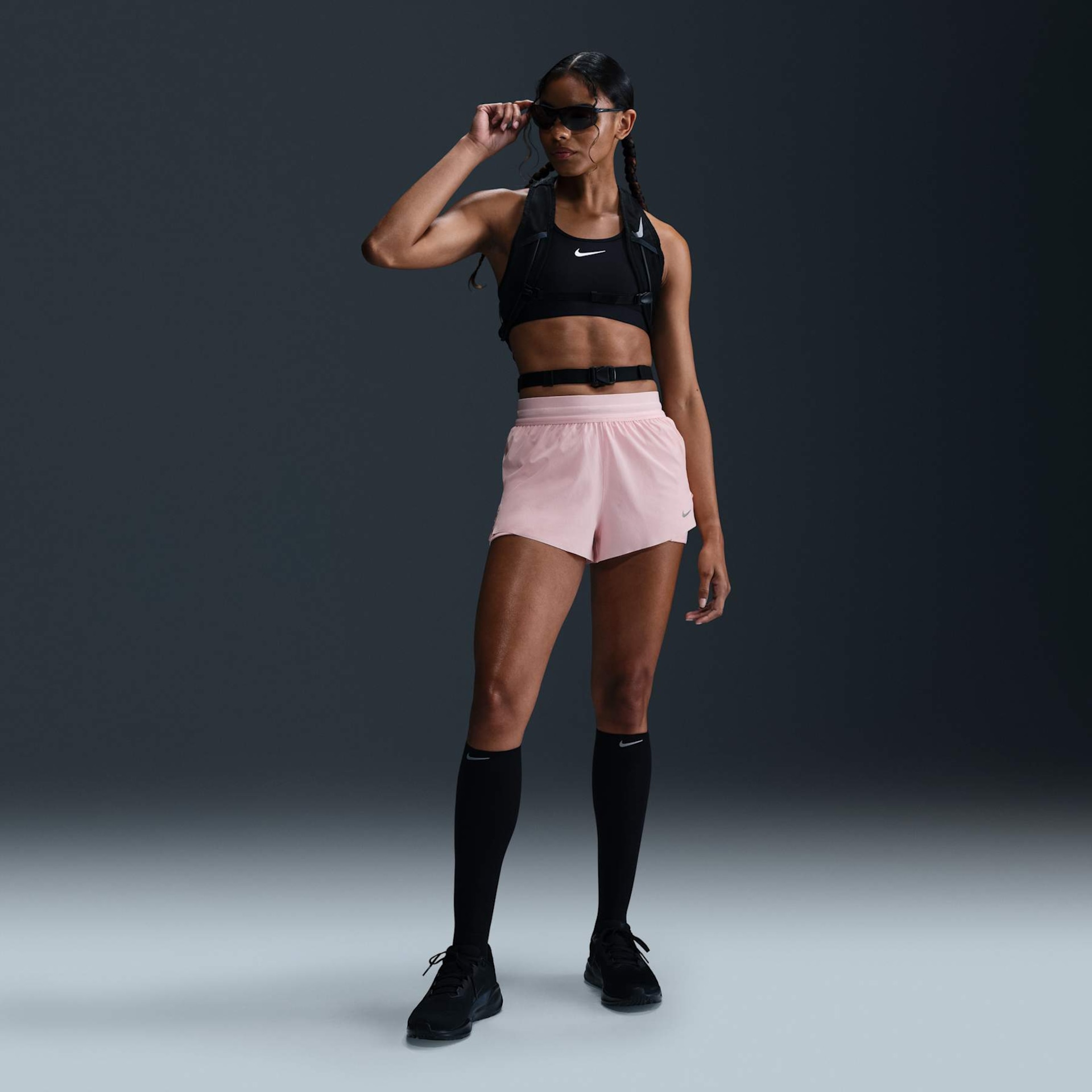 Shorts Nike Dri-FIT Swift Feminino - Foto 1