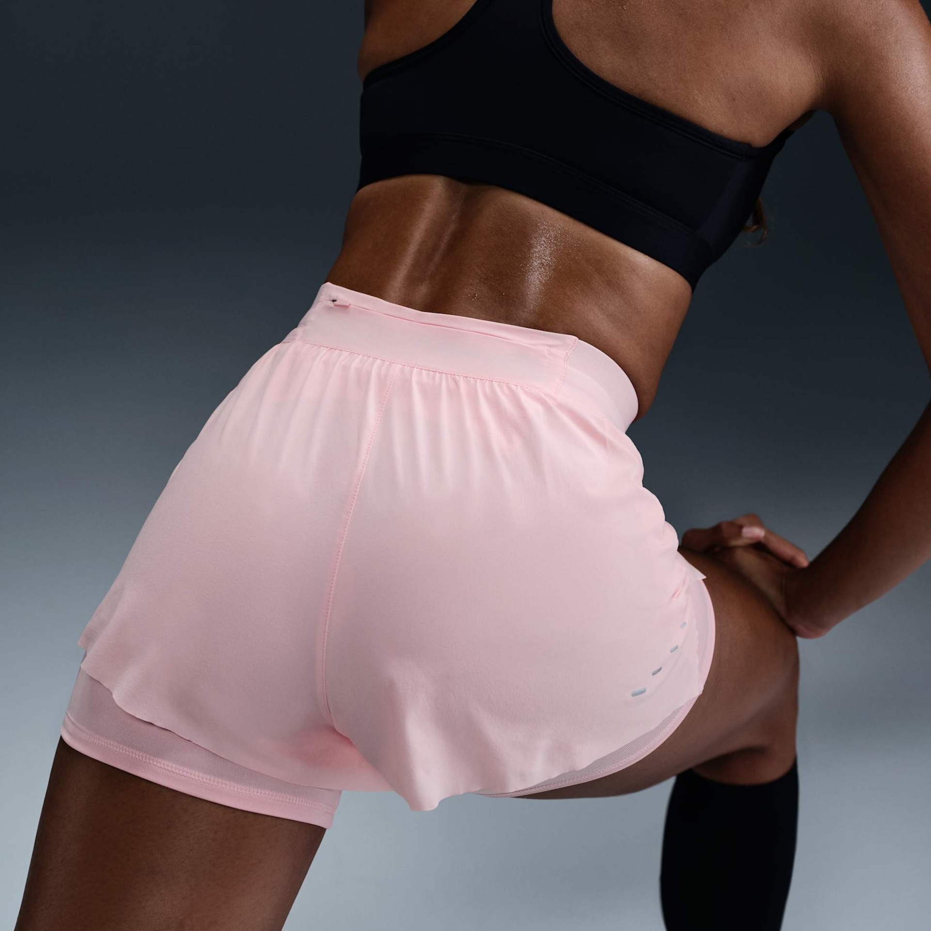 Shorts Nike Dri-FIT Swift Feminino - Foto 3
