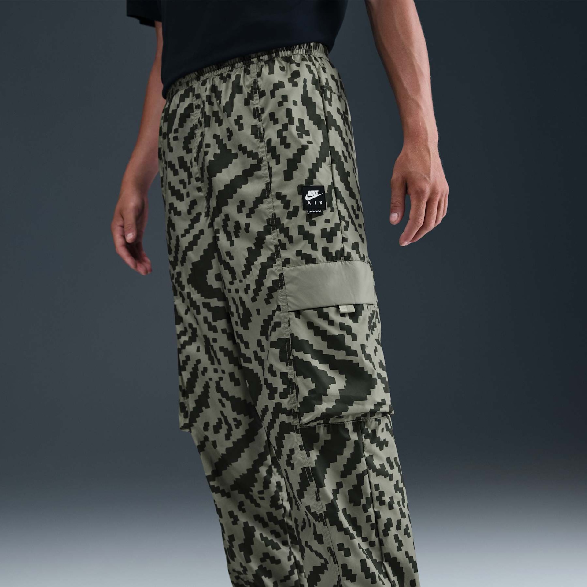 Calça Nike Cargo Air Woven Masculina - Foto 2