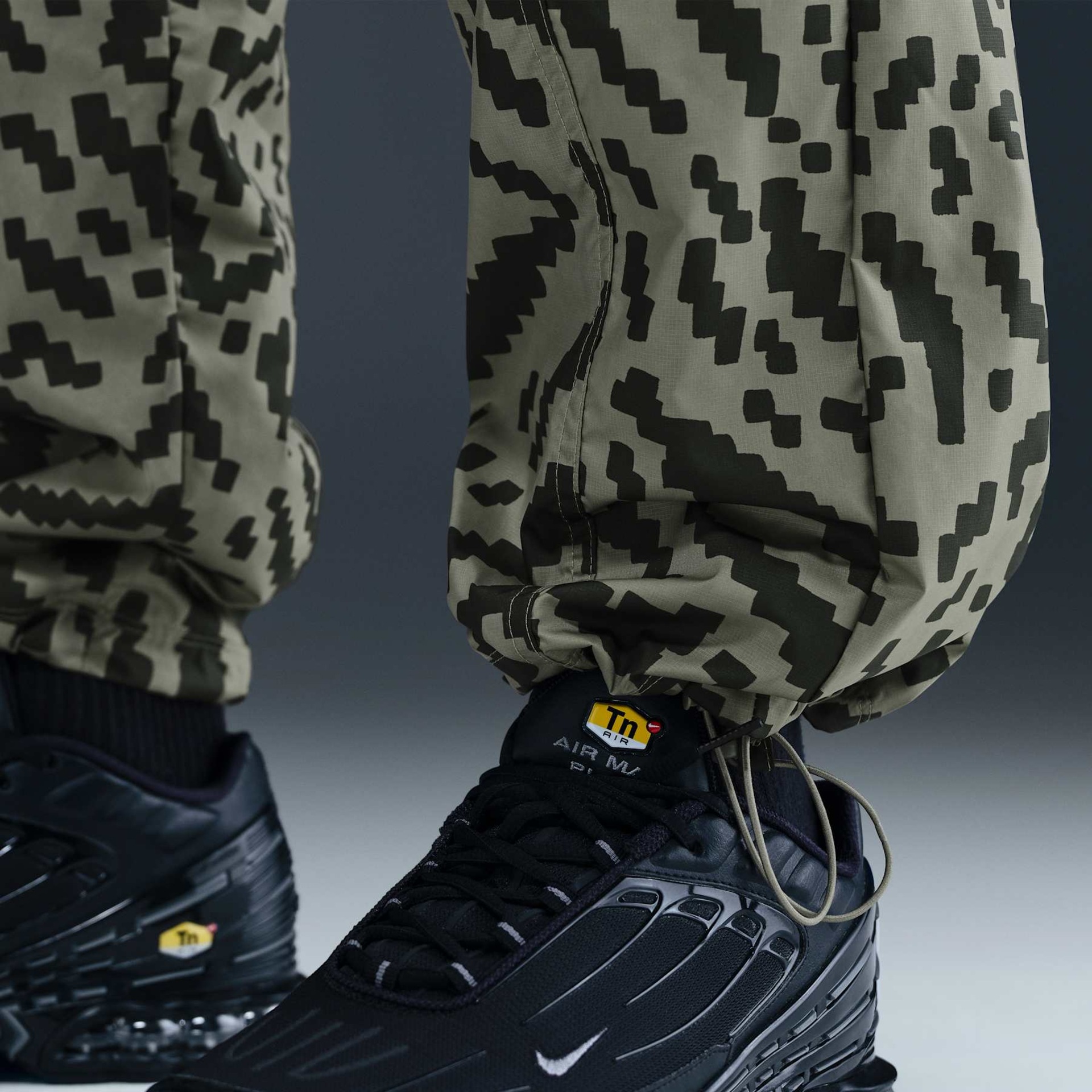 Calça Nike Cargo Air Woven Masculina - Foto 6