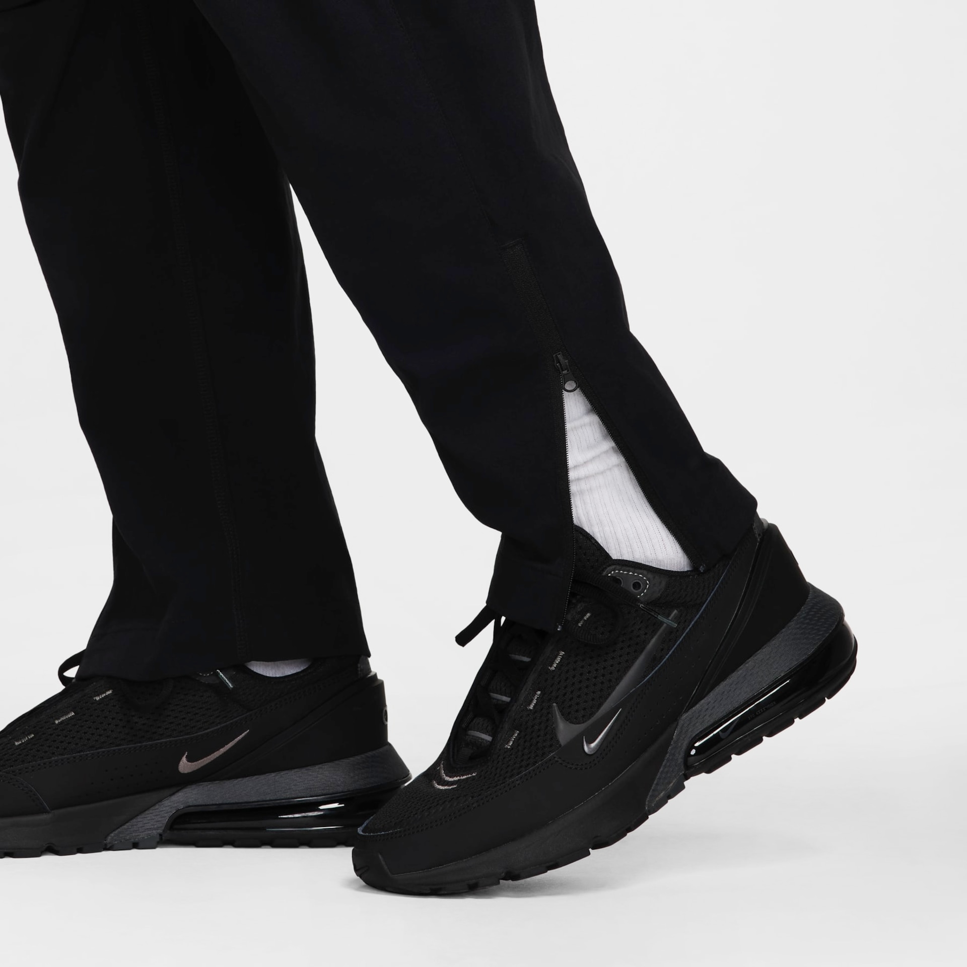 Calça Nike Tech Woven Masculina - Foto 8