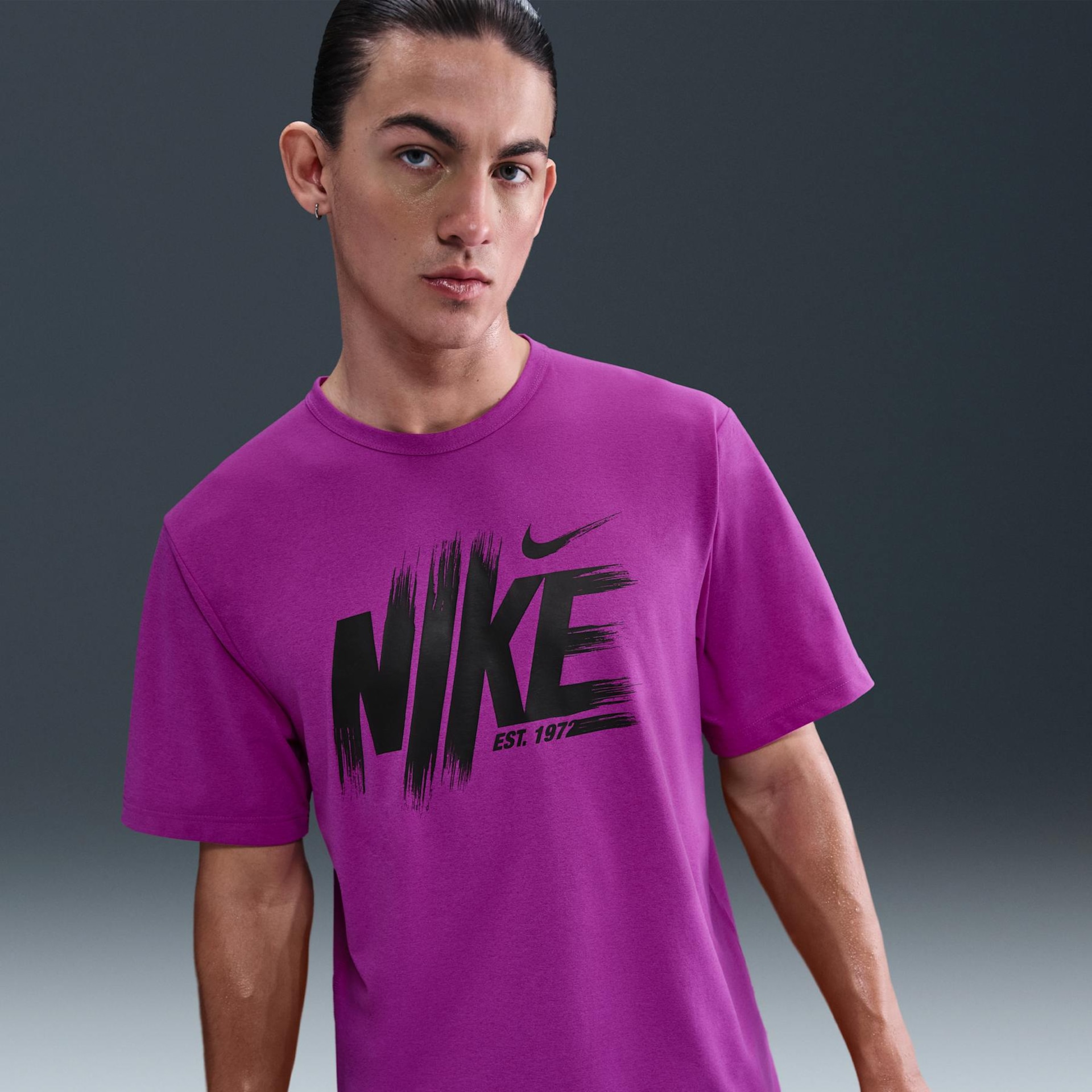 Camiseta Nike Hyverse GFX Masculina - Foto 1