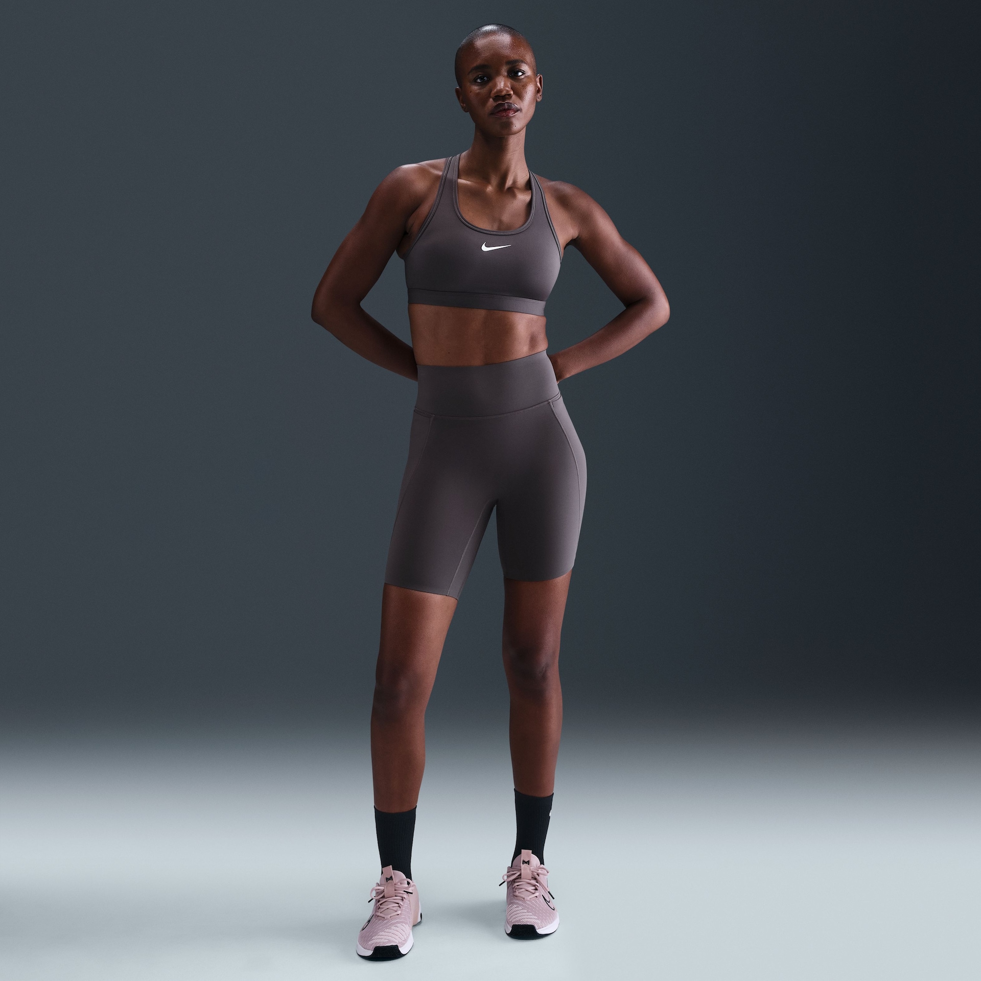 Shorts Nike Dri-FIT Universa 8" Feminino - Foto 1