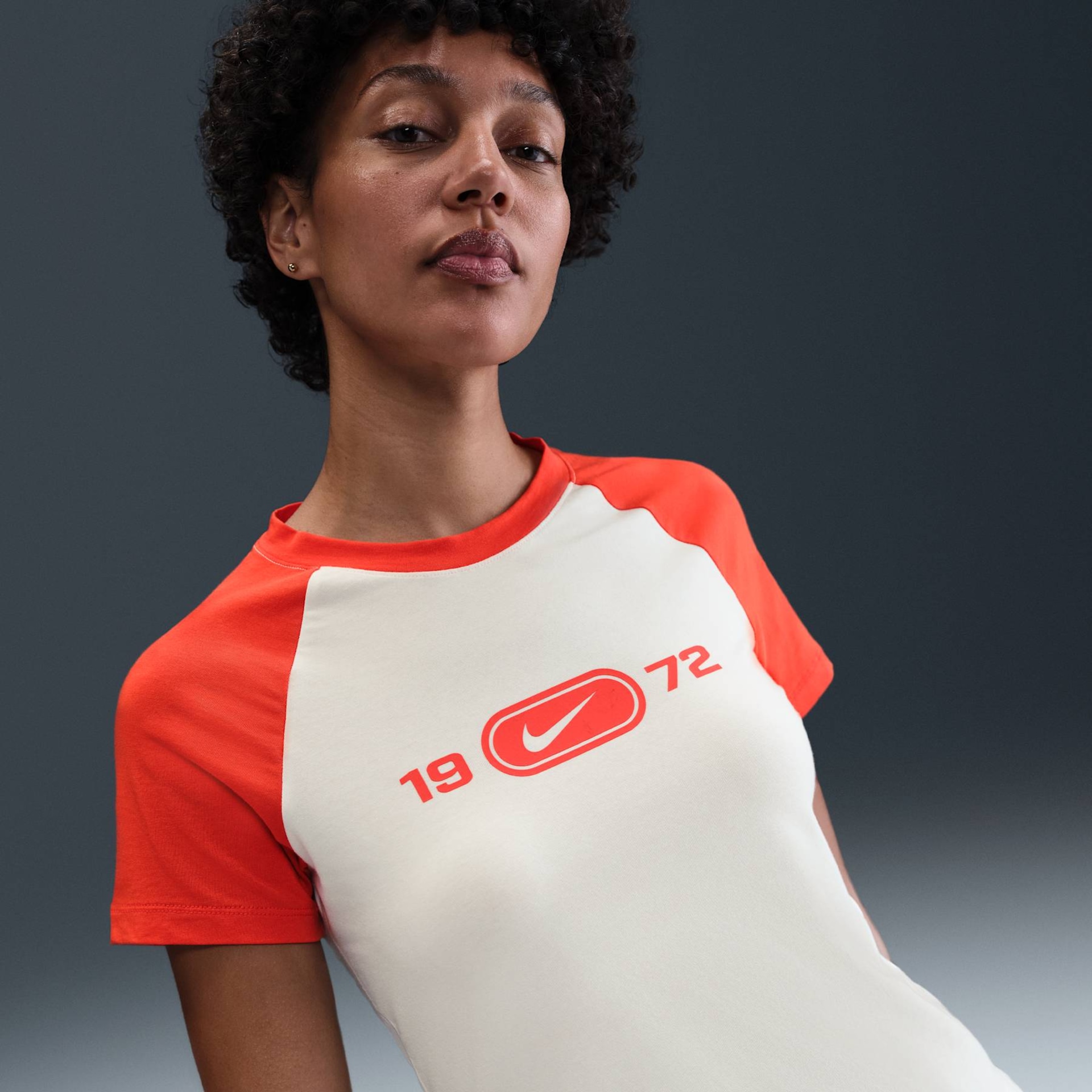 Imagem principal de Camiseta Nike Sportswear Chill Knit Feminina