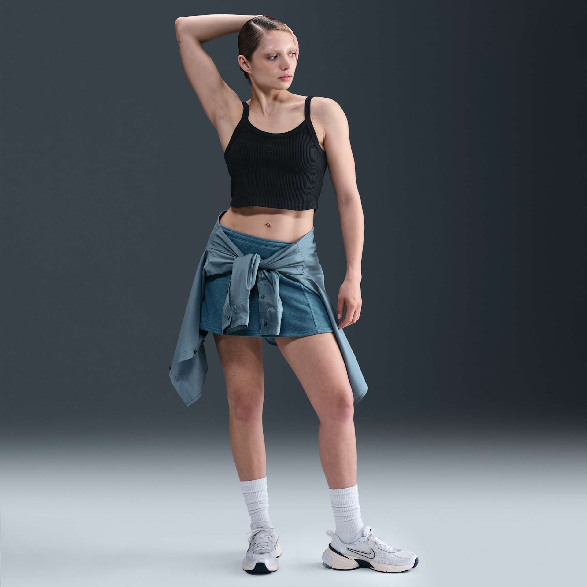 Regata Cropped Nike Sportswear Chill Feminina - Foto 4