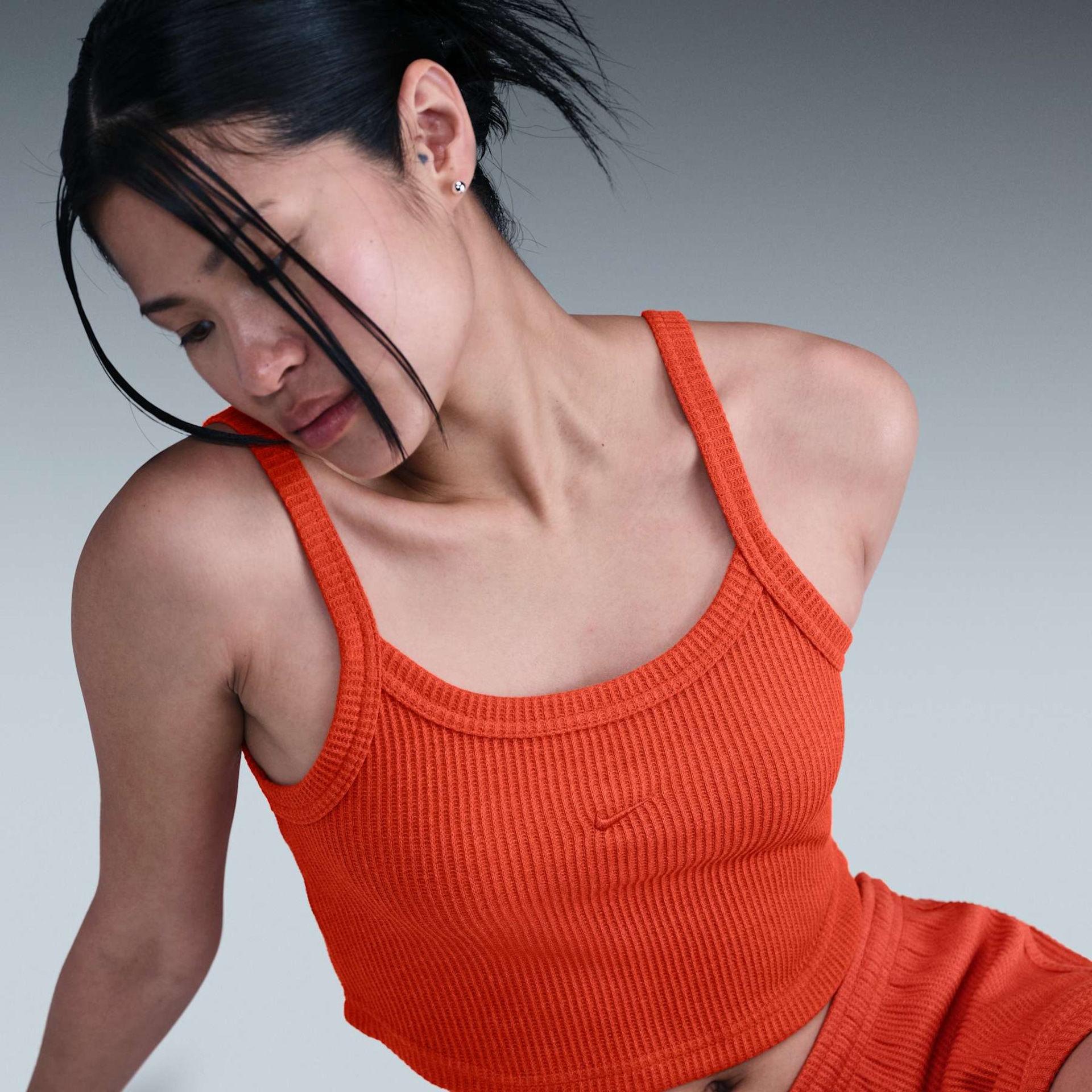 Regata Cropped Nike Sportswear Chill Feminina - Foto 3