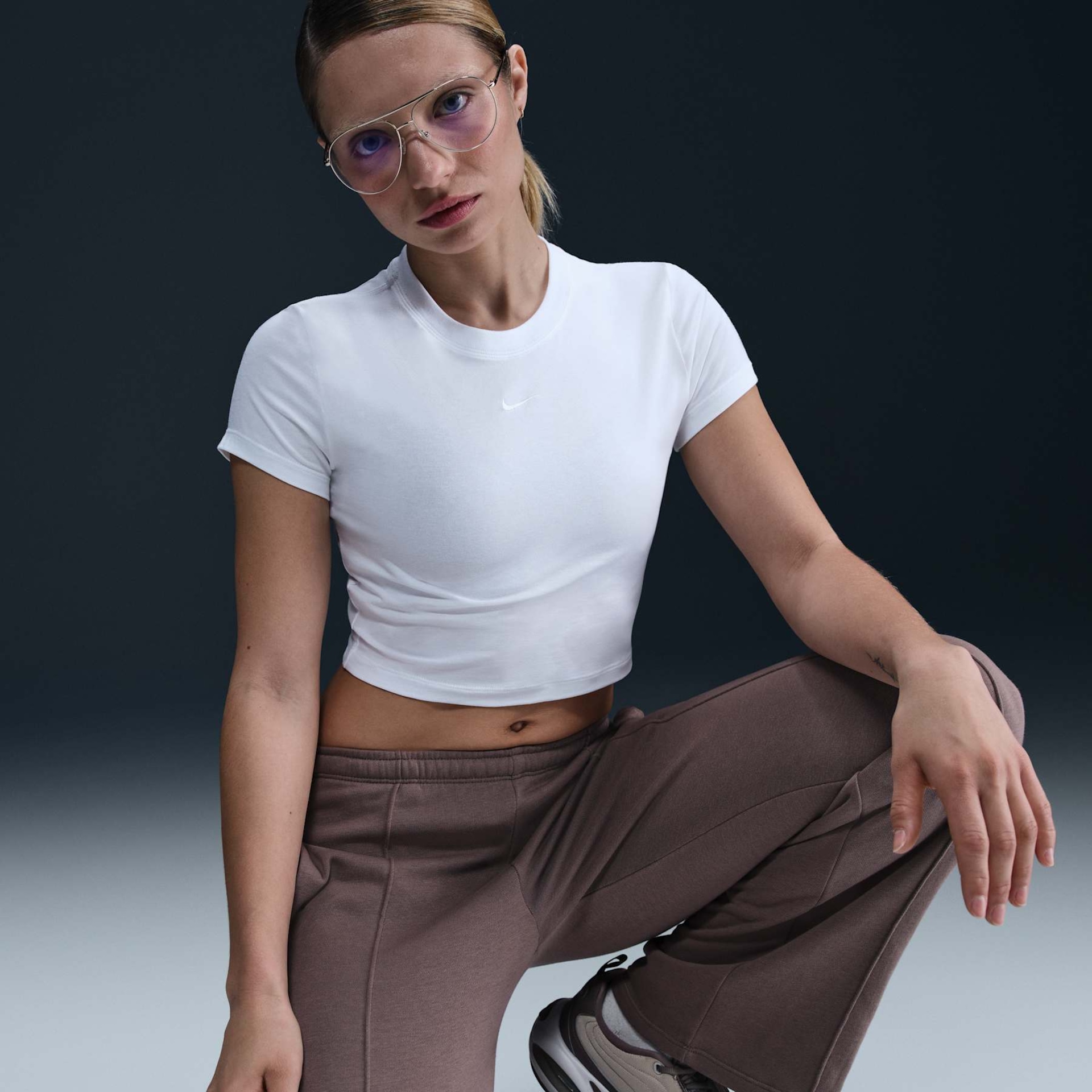 Camiseta Nike Sportswear Chill Knit Cropped Feminina - Foto 3