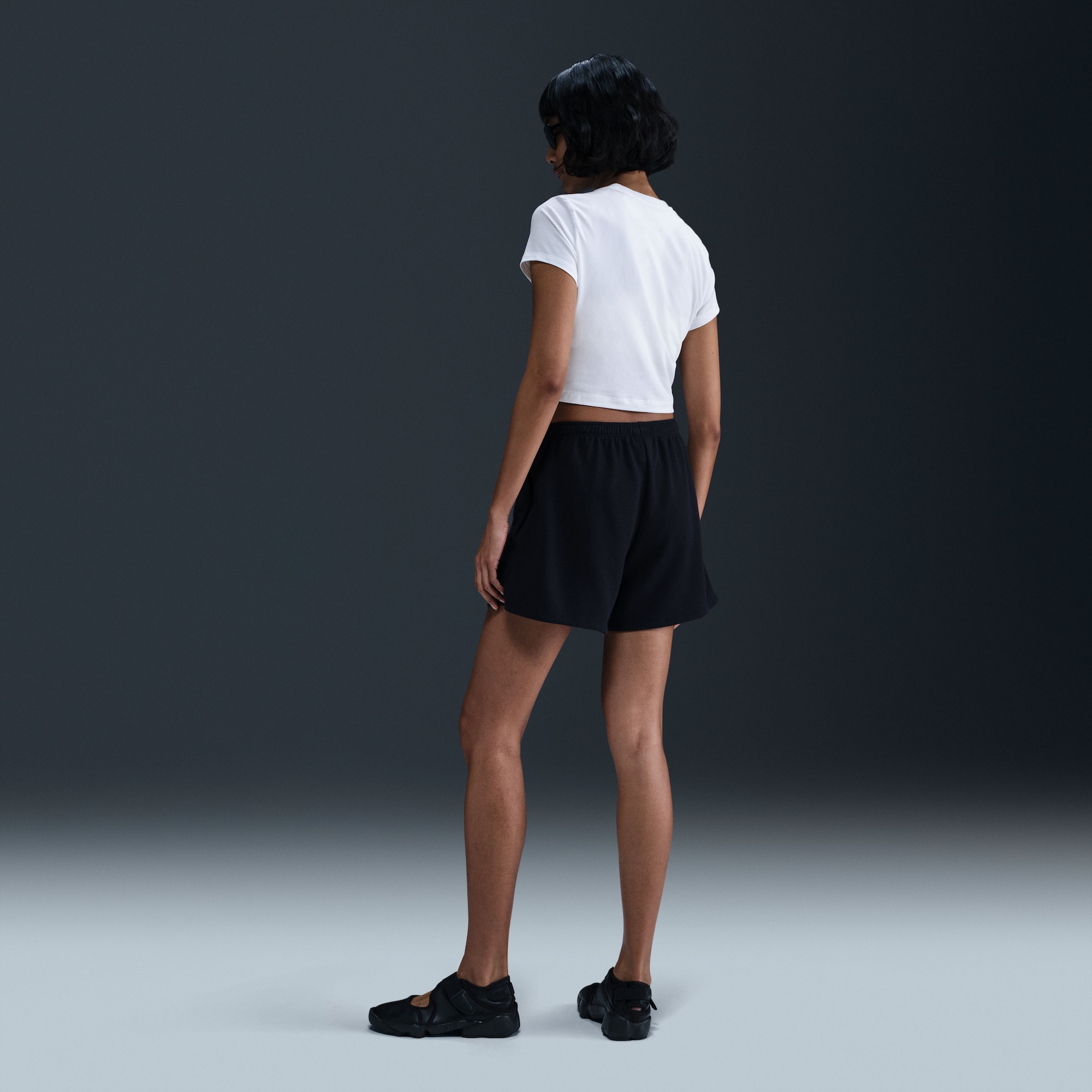 Camiseta Nike Sportswear Chill Knit Cropped Feminina - Foto 3