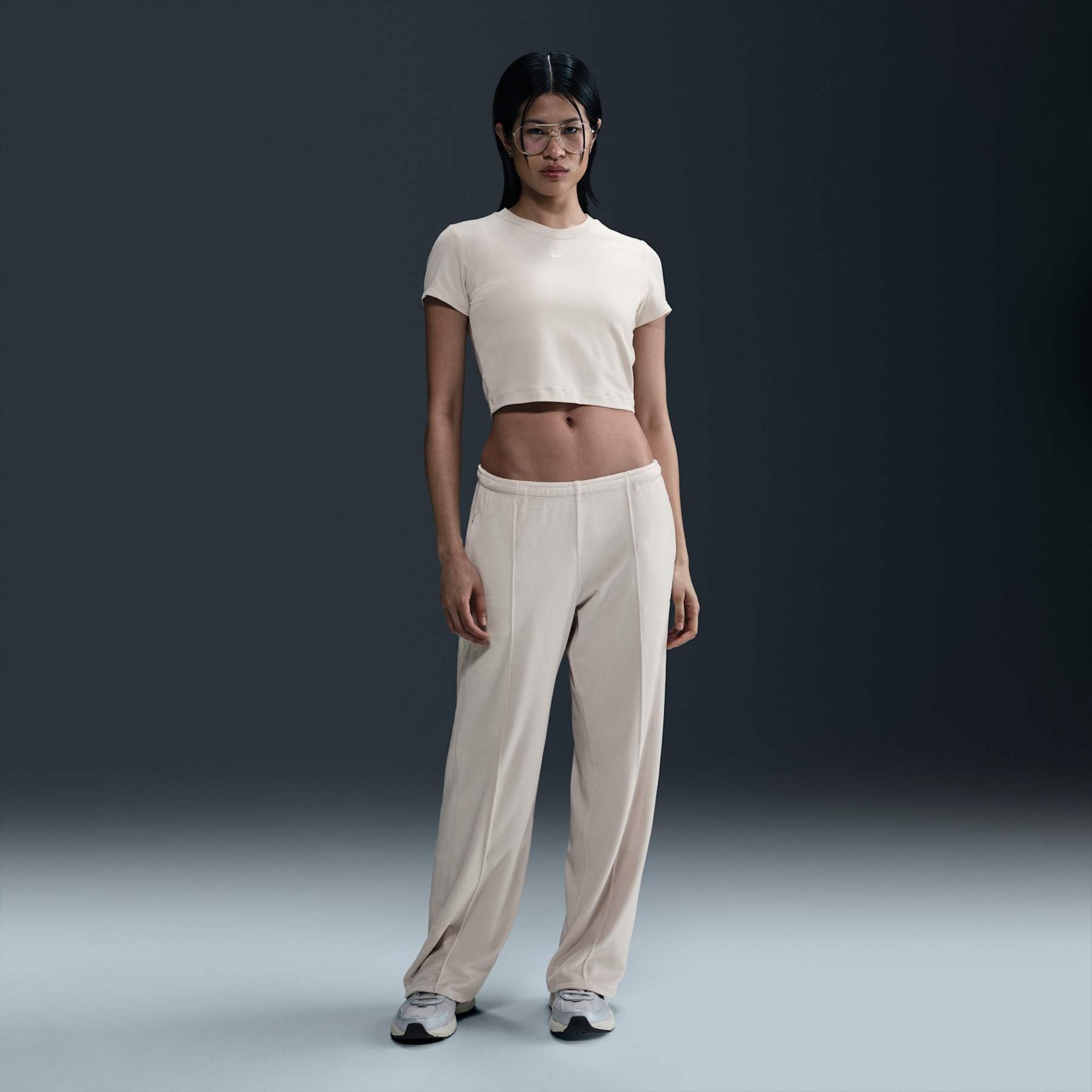 Camiseta Nike Sportswear Chill Knit Cropped Feminina - Foto 4