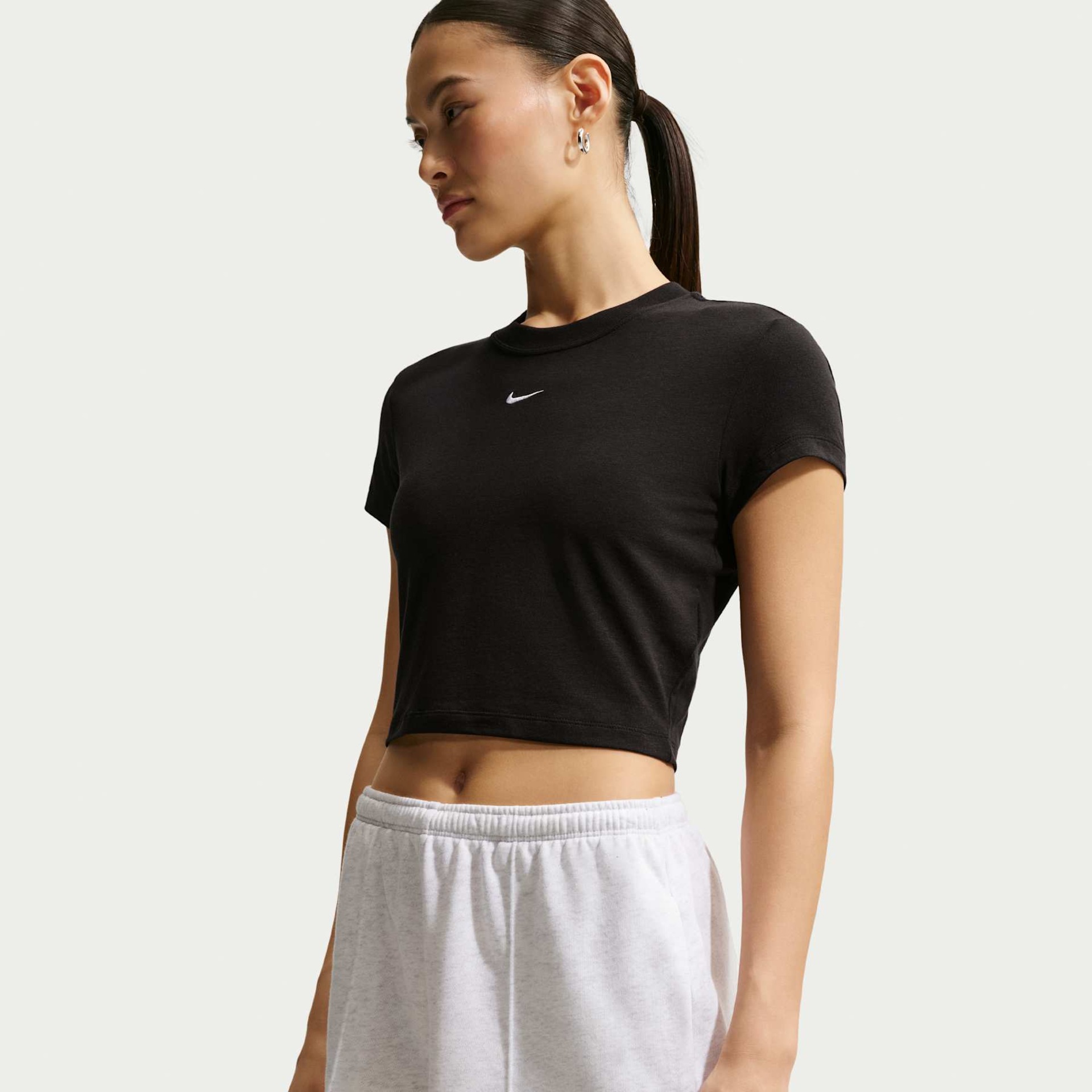 Camiseta Nike Sportswear Chill Knit Cropped Feminina - Foto 3