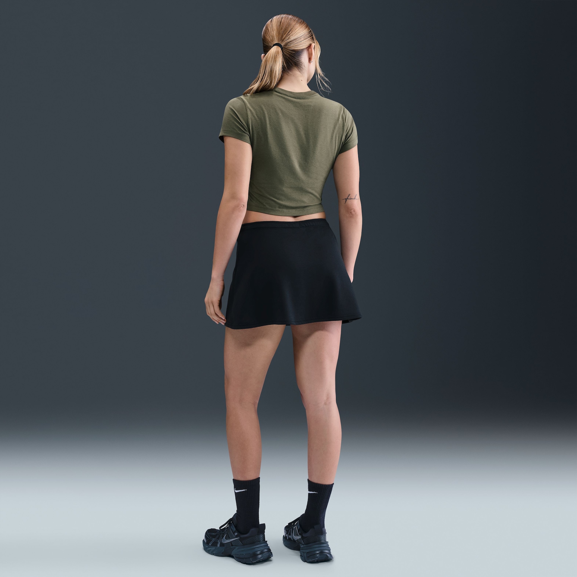 Camiseta Nike Sportswear Chill Knit Cropped Feminina - Foto 5