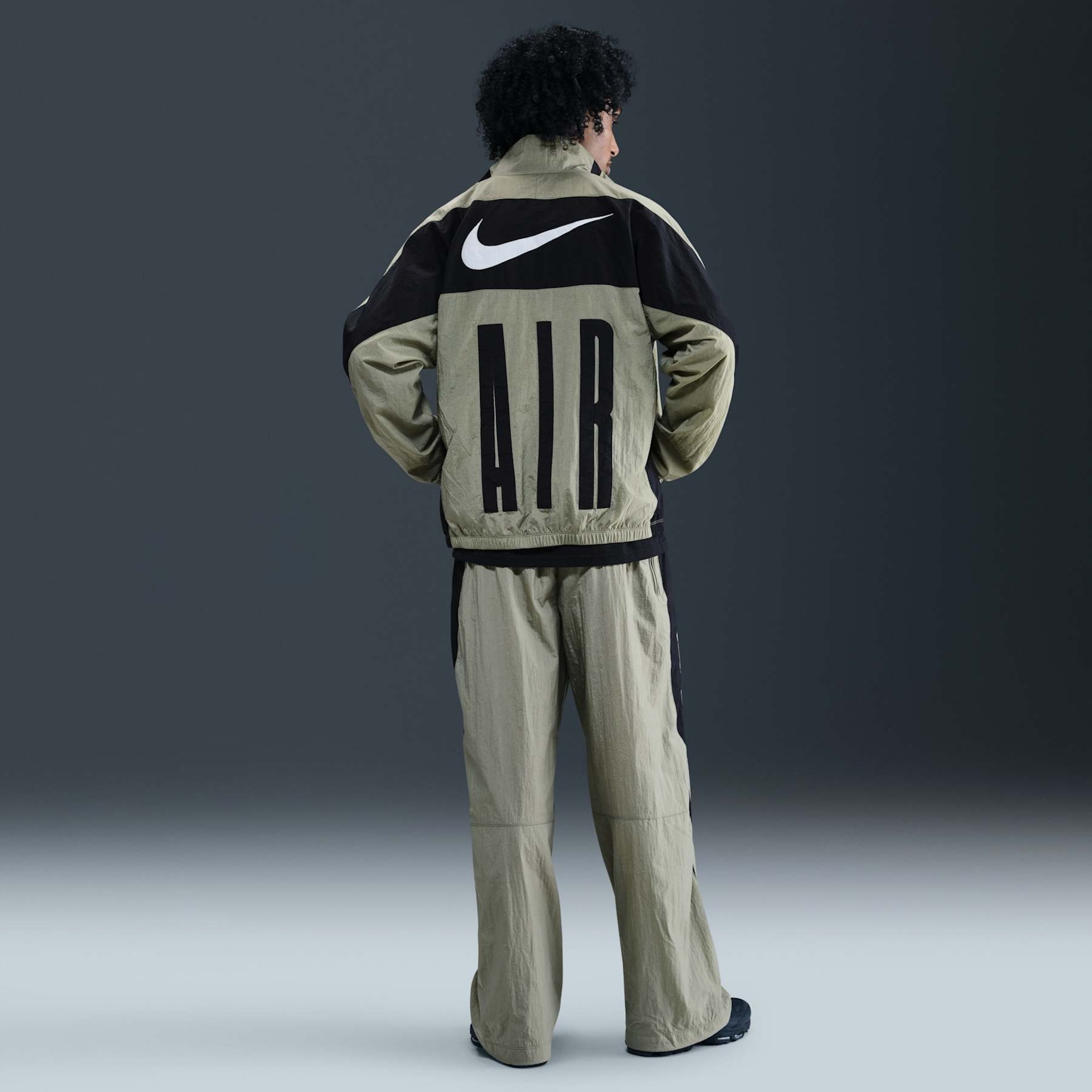 Calça Nike Air Woven Masculina - Foto 4