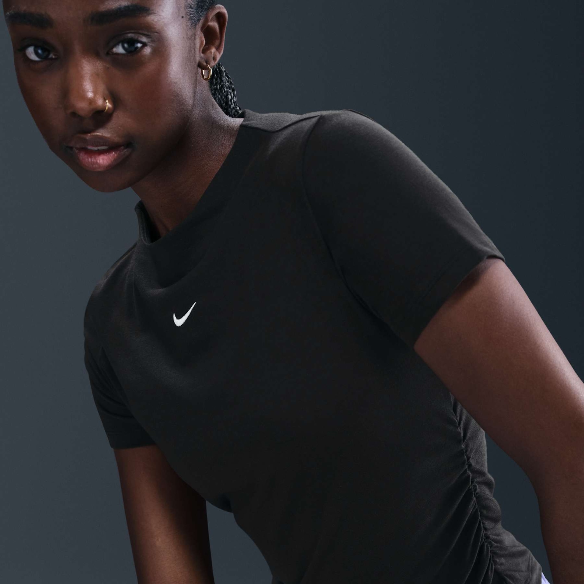 Camiseta Nike Sportswear Chill Knit Feminina - Foto 3