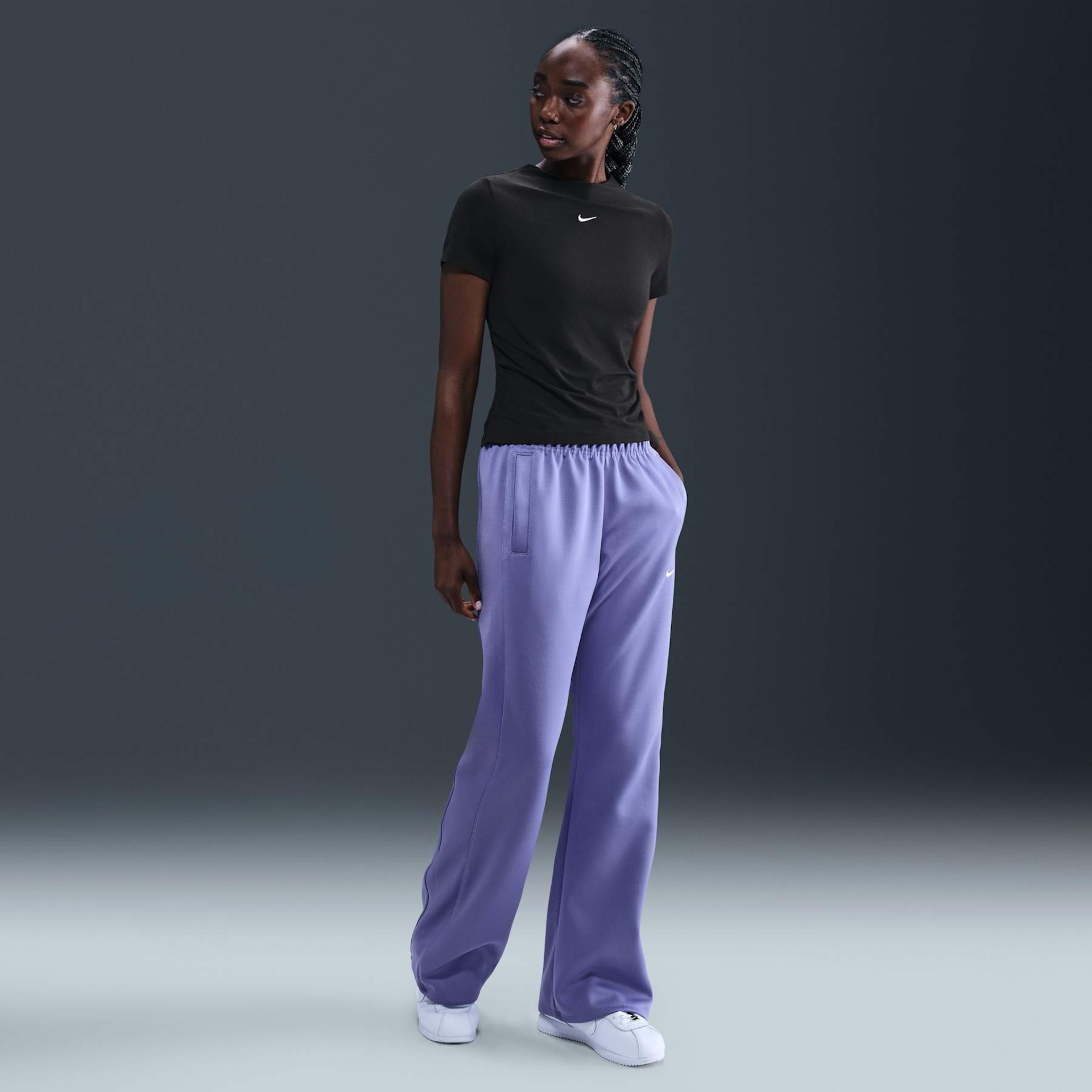 Camiseta Nike Sportswear Chill Knit Feminina - Foto 4