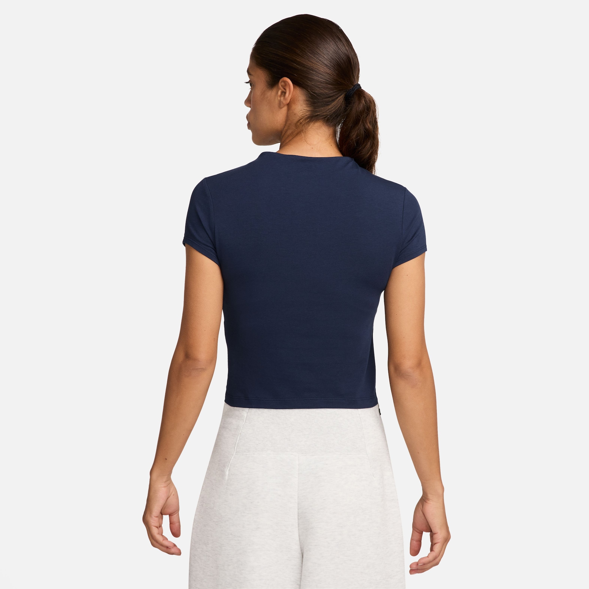 Camiseta Cropped Nike Sportswear Chill Knit Feminina - Foto 2