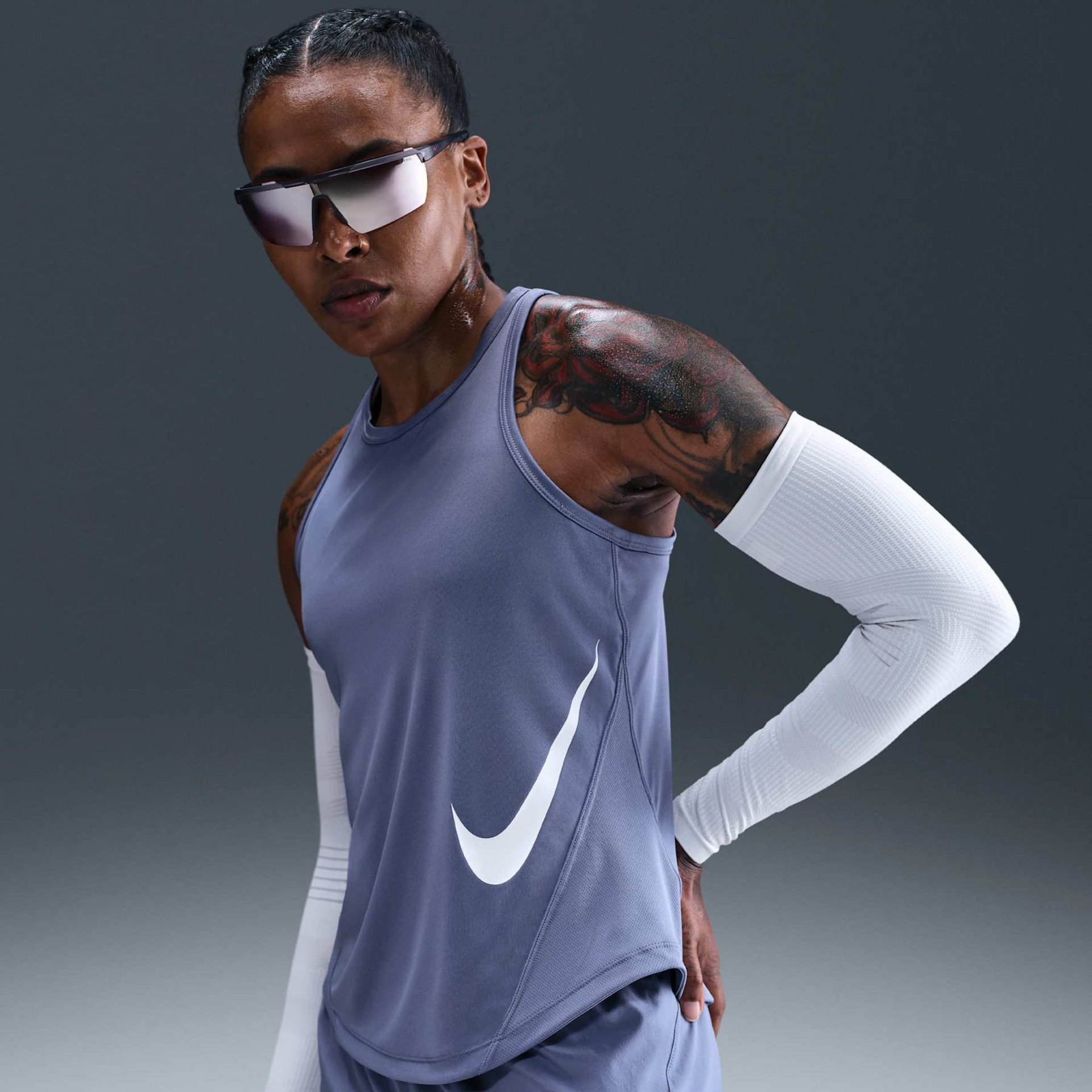 Regata Dri-FIT Nike Swoosh Feminina - Foto 1