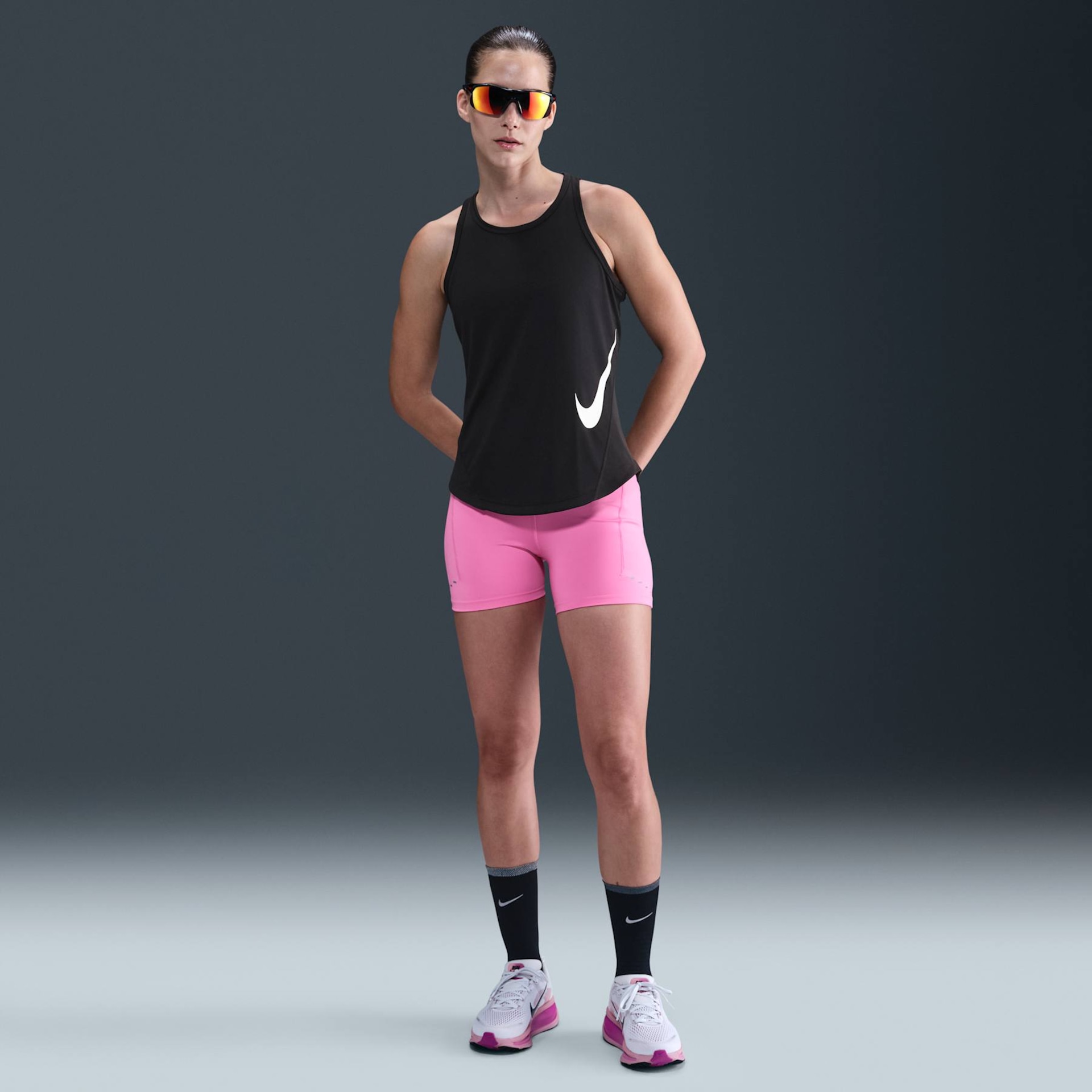 Regata Dri-FIT Nike Swoosh Feminina - Foto 4