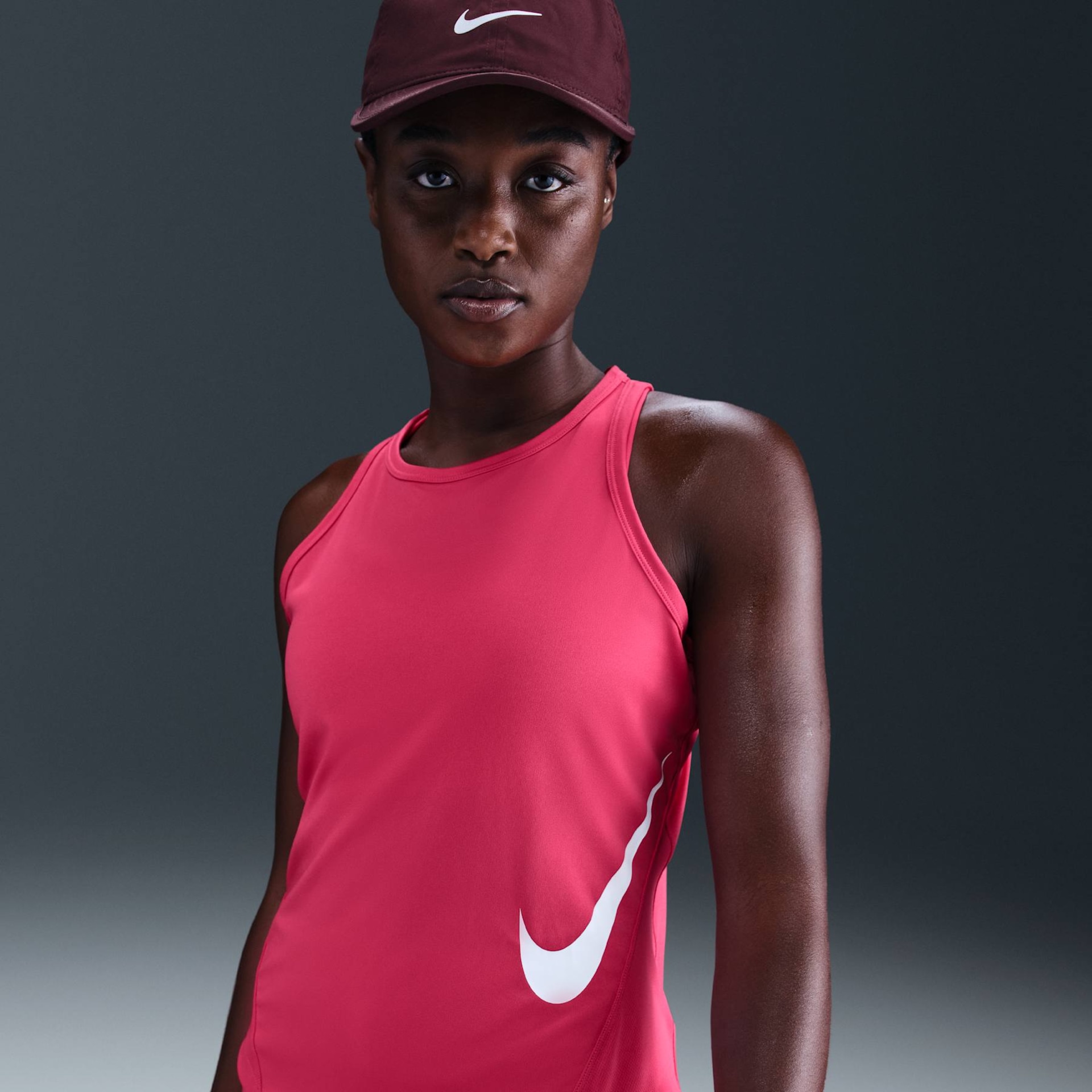 Imagem principal de Regata Dri-FIT Nike Swoosh Feminina